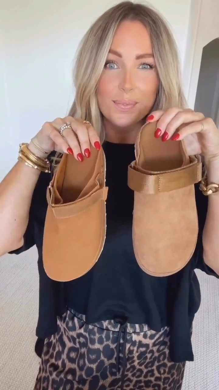 Ugg SAVE VS SPLURGE. Looks for less. Daily deal. Black Friday. Gift guide for her. Gift guide for teens. Ugg tazz. Gift guide 2025. Ugg clog. Thanksgiving outfit. Lululemon sale. Gift guide for her.Fits TTS, wear 8. Leggings.
Fall family photos outfits. Holiday pajamas. Christmas pajamas. Christmas pjs. Gift guide for kids. Gift guide for her. Gift guide for the family. Black Friday. Early Black Friday. Cyber week 




#LTKSaleAlert #LTKHoliday #LTKGiftGuide