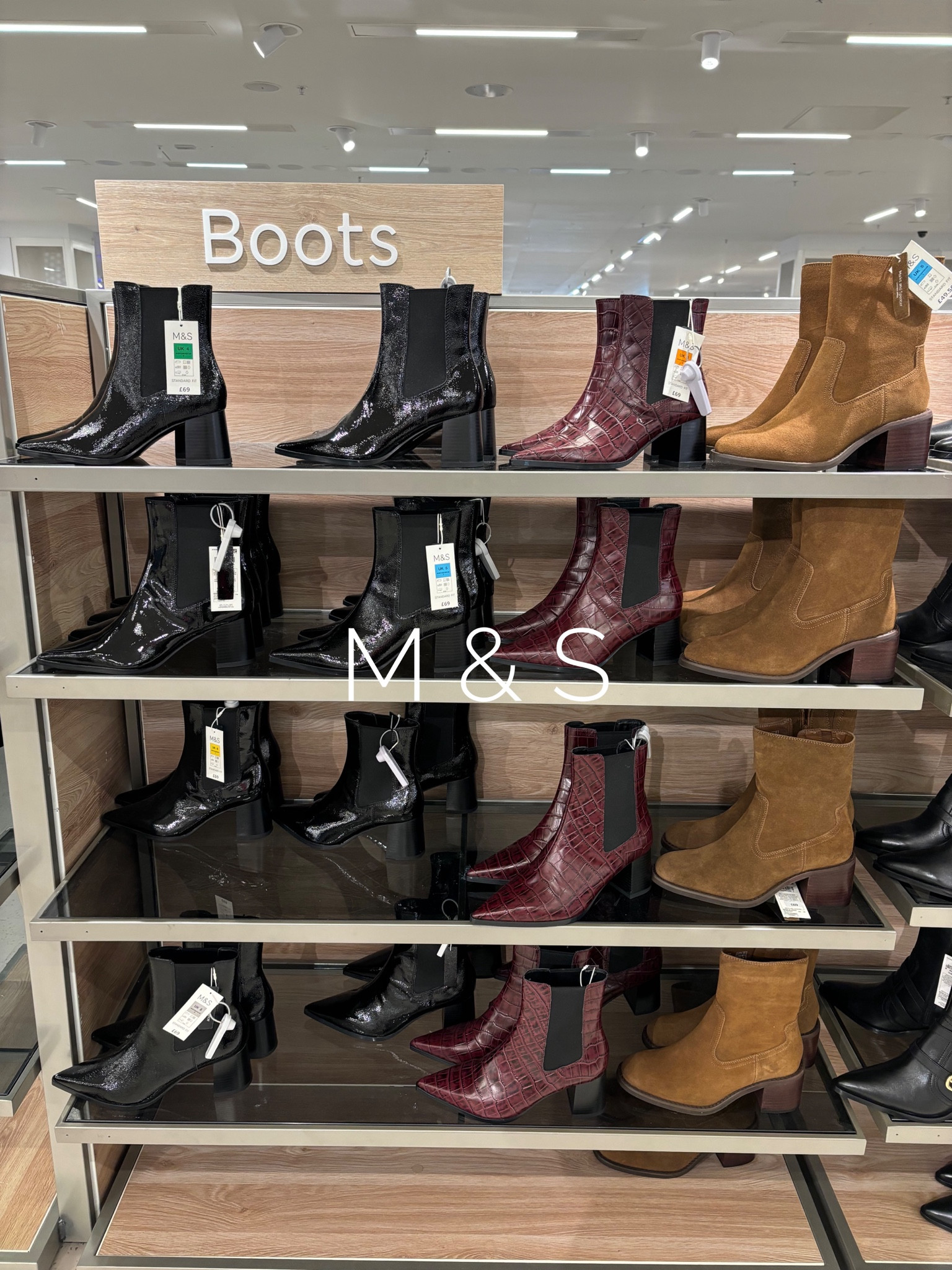 Marks & Spencer has always had my heart 🤎🫶🏼

#casualstyle #discoverunder10k #everydayfashion #fashionblogger #highstreetfashion #ootdfashion #mumstyle #ukmum #autumnfashion #autumnoutfit #autumntrends #marksandspencer #fashionblogger #burgundyboots #knitwear #cardigans

#LTKshoes #LTKautumn #LTKuk