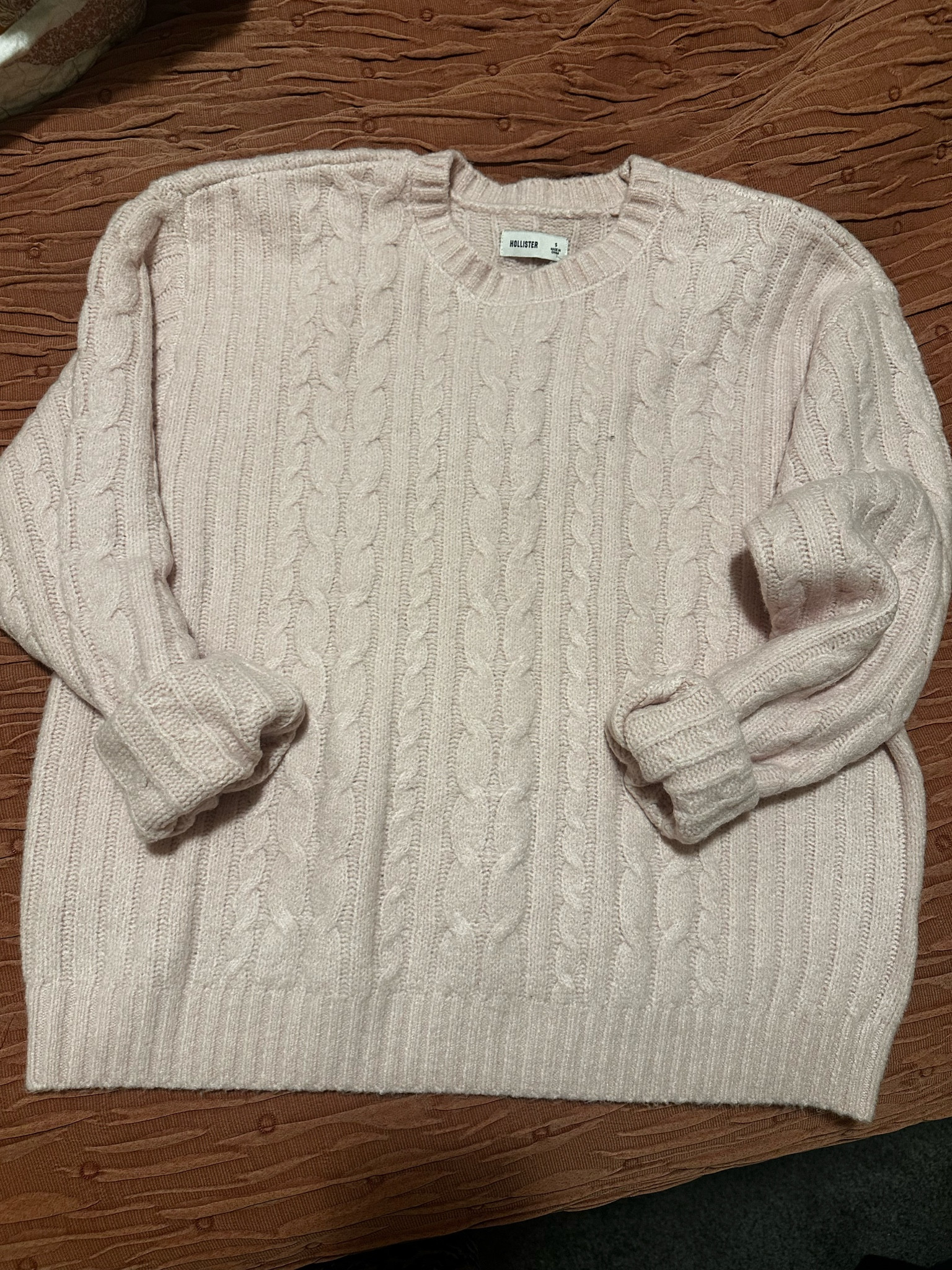 the lighting doesn’t do this sweater justice, it is THE perfect pink
