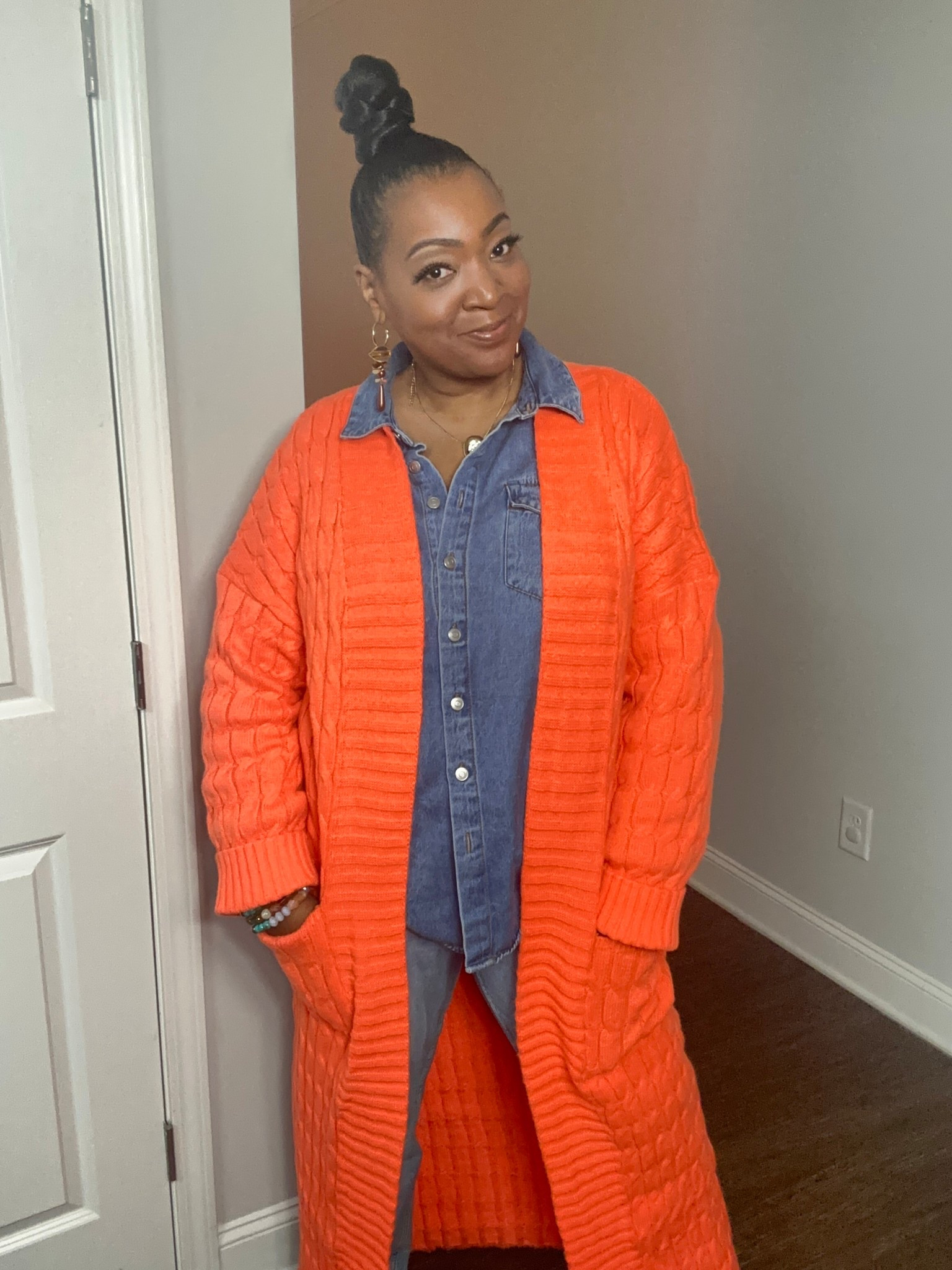This long cardigan is so good. Nice, thick & comes in several colors!

#LTKgrwm #LTKMidsize #LTKootd