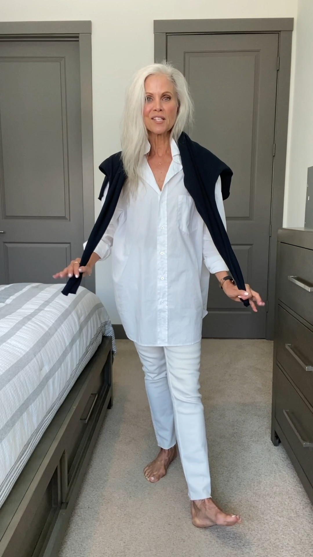 Check out one of my favorite clothing brands @FrankandEileen 
These pieces can be dressed up or down, are perfect for travel and you will always be reaching for them in your closet!
#FrankandEileenPartner #WearLoveRepeat