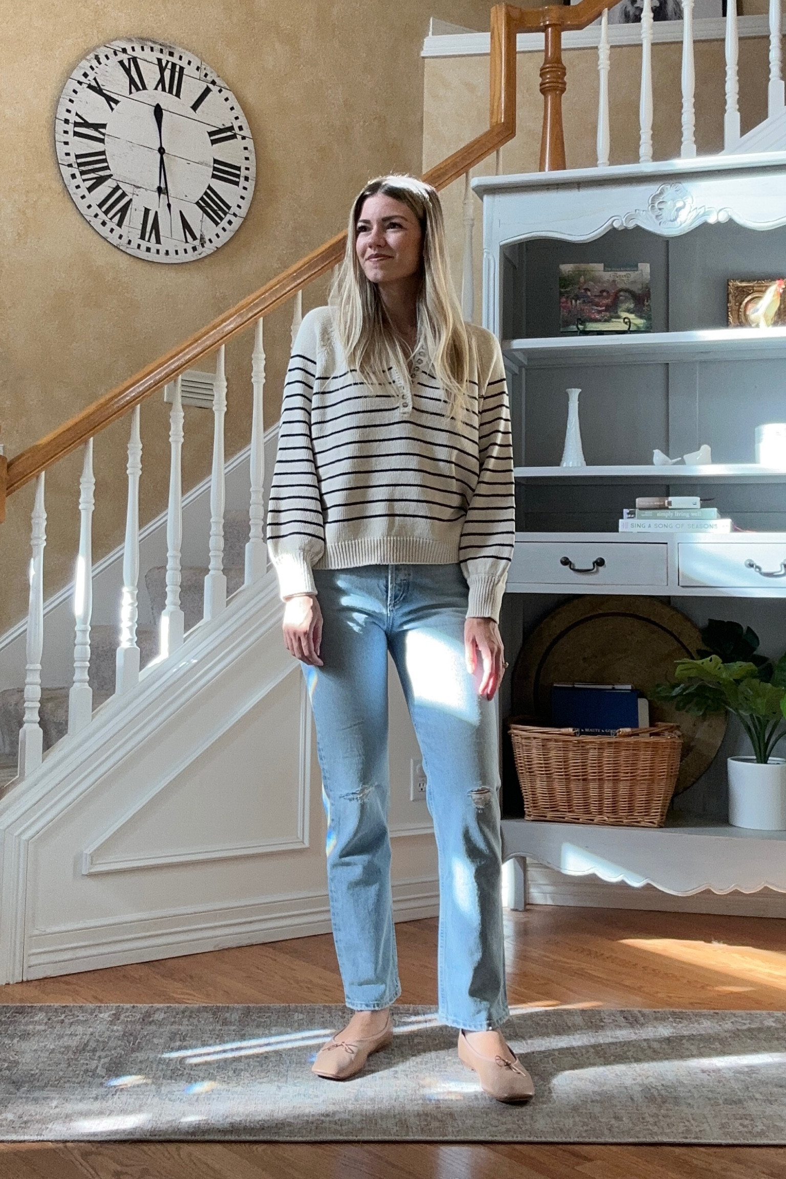 Saturday errands outfit! Jeans and a stripe sweater with ballet flats.
Size up in the jumper (I’m wearing a Large)
Size down in the jeans.