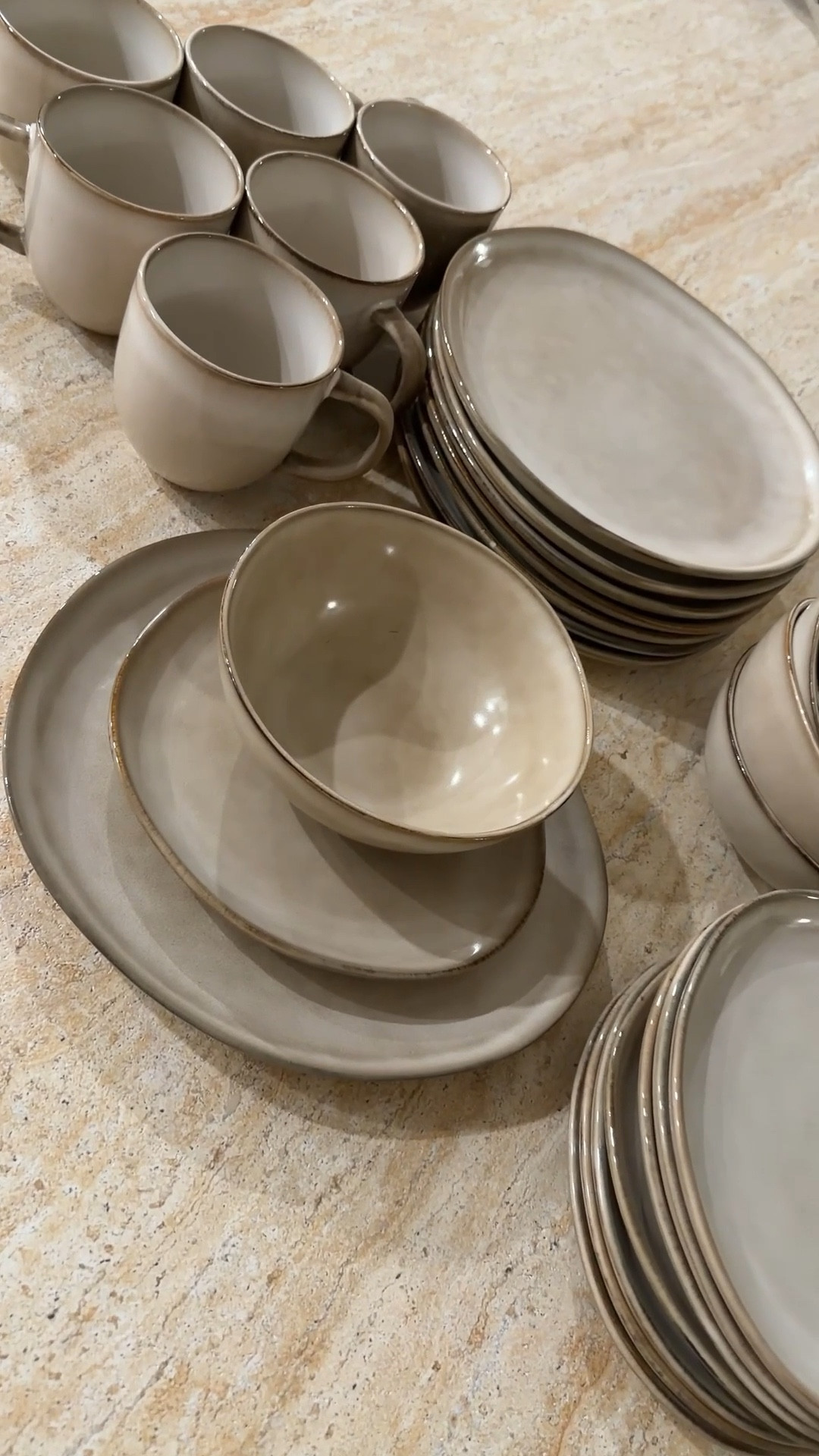 the prettiest dinnerware set 

#LTKGiftGuide #LTKHome #LTKHoliday