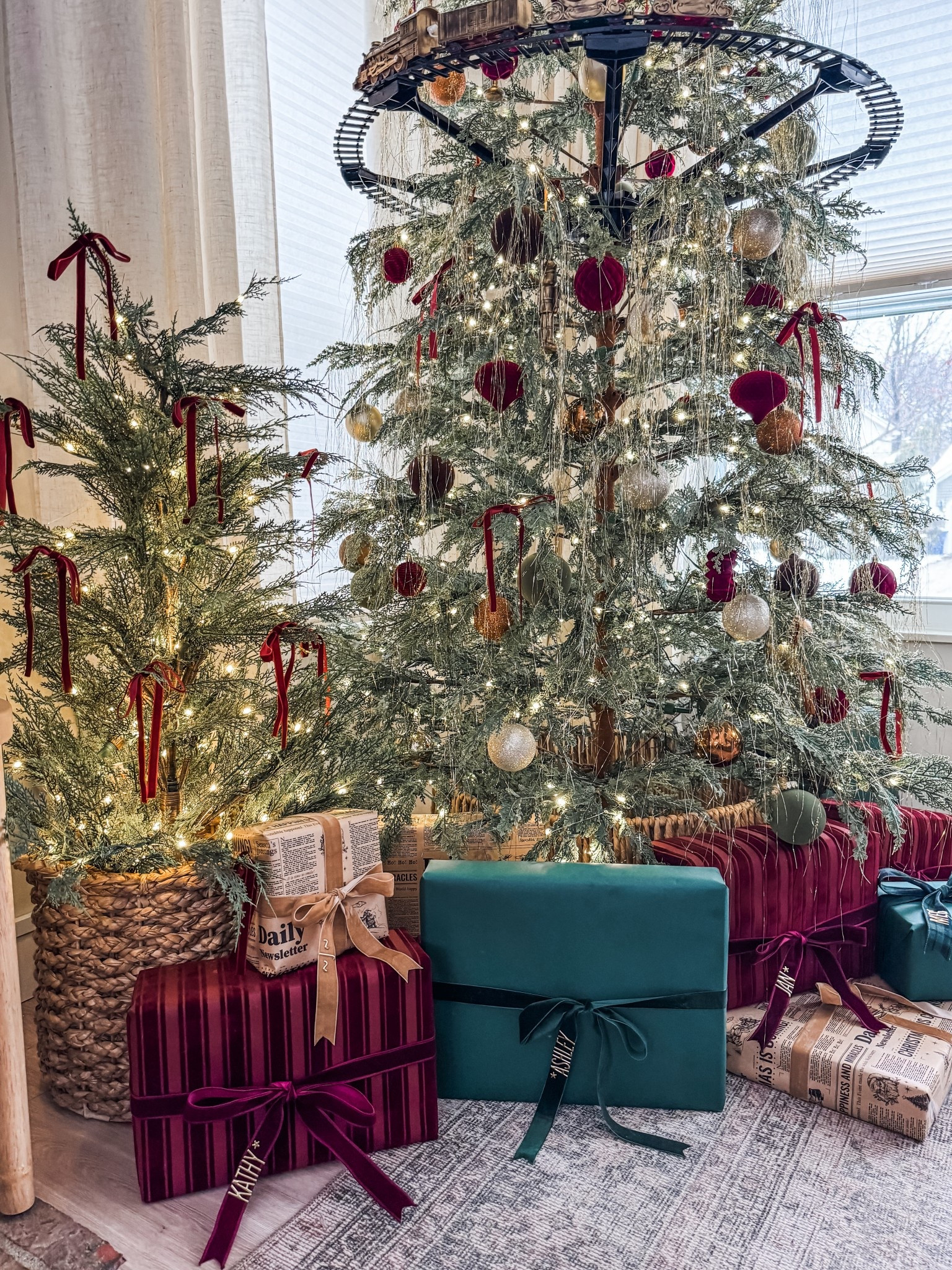 the queen of gift wrapping 🎁

*the burgundy velvet wrapping paper is from TJ Maxx/Marshalls*

#LTKGiftGuide #LTKHoliday #LTKHome