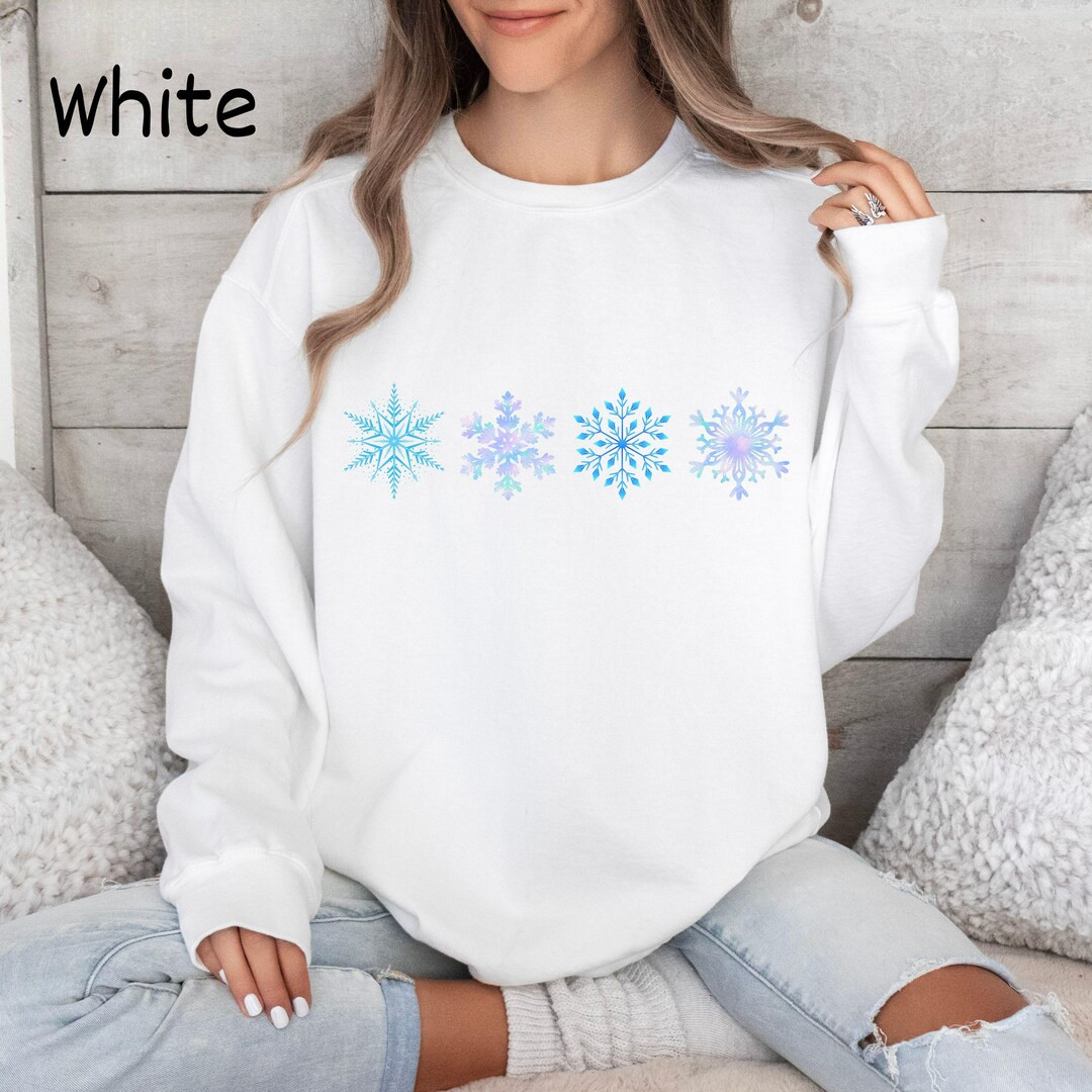 Winter Snowflake Oversized Sweatshirt, Cozy Christmas Crewneck Jumper, Unisex Comfy Pullover, Hol... | Etsy (US)