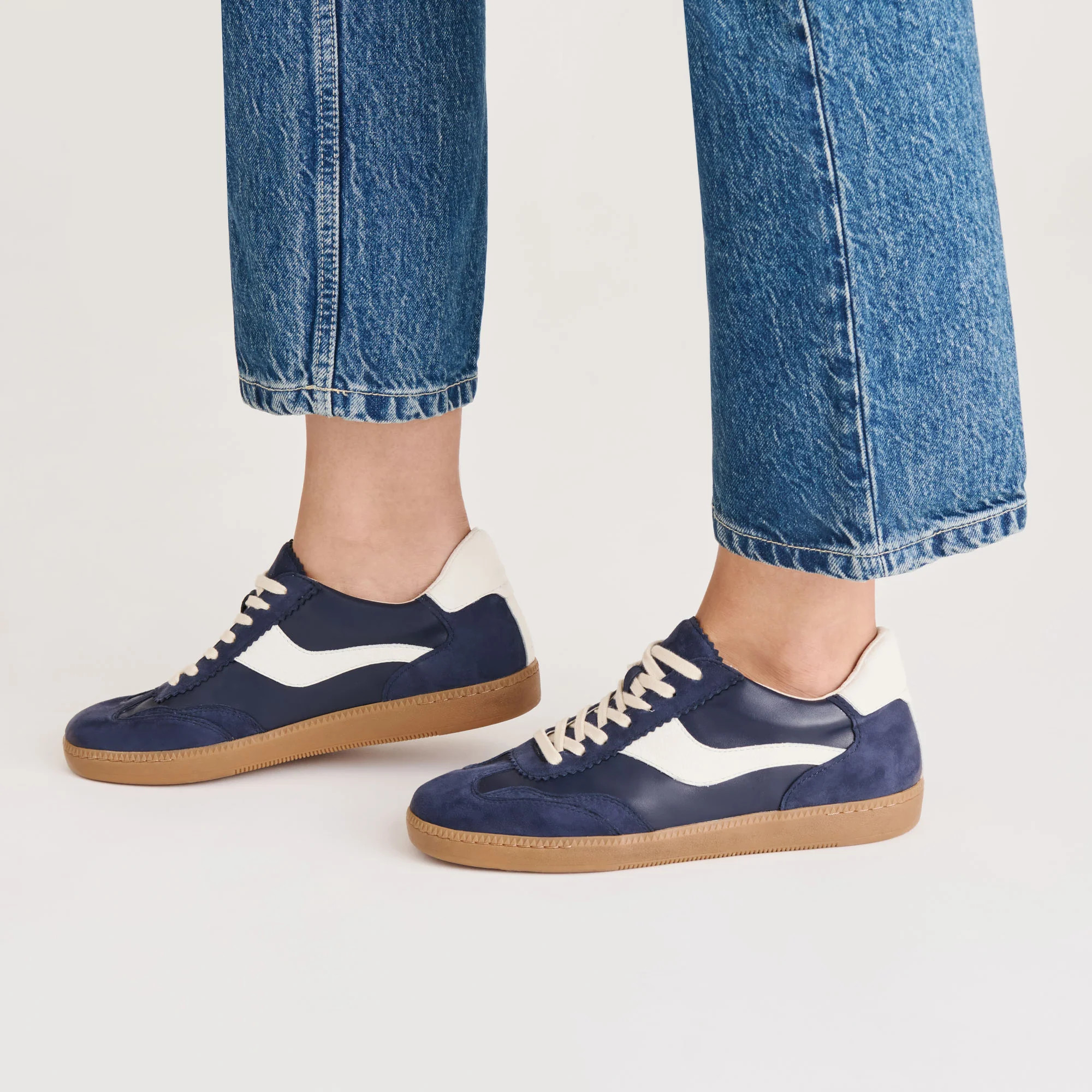 NOTICE SNEAKERS NAVY SUEDE | DolceVita.com
