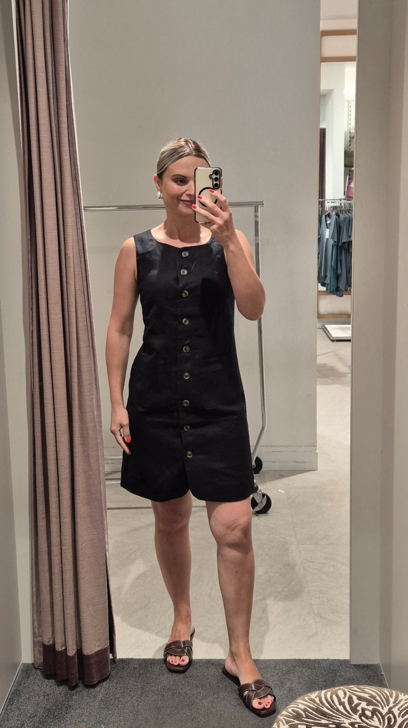 Buttons, pockets and linen 🖤

#LTKsummer #LTKaustralia #LTKdresses