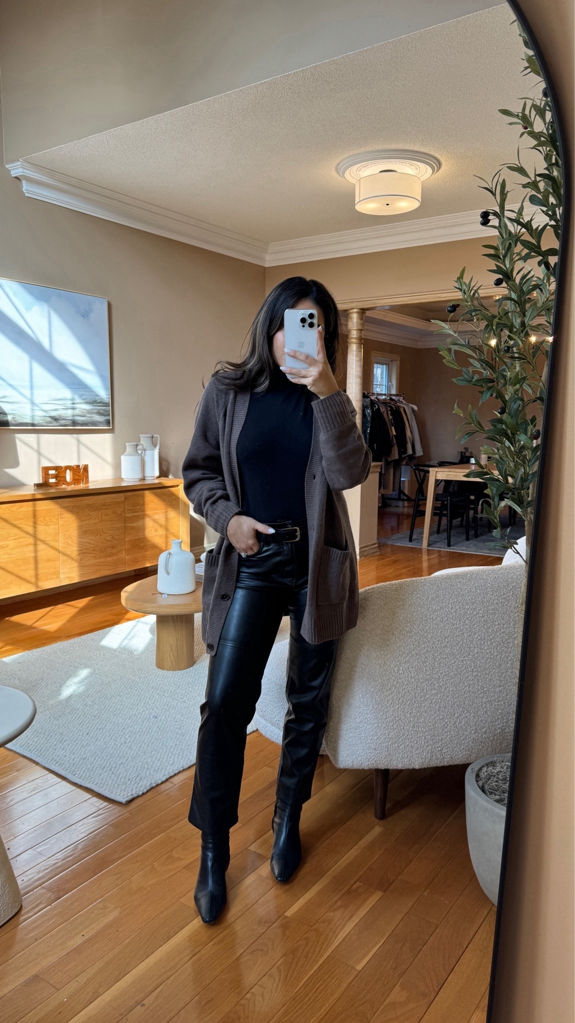 Todays outfit is one to recreate! Paired all my favourite Gap classics to create one of my favourite looks because their Black Friday sale has started!!! Save 40% off - check stories for a try on! 

faux leather bottoms, a great fitting mock neck and topped it off with a cashsoft cardigan. 
Pair this with sneakers or a boot 

Shop this look on my @shop.ltk, https://liketk.it/4omEL

#ad #gap #howyouweargap #liketkit 
#MomStyle #StylingYourThirties #PetiteStyle

#LTKsalealert #LTKCyberWeek #LTKSeasonal