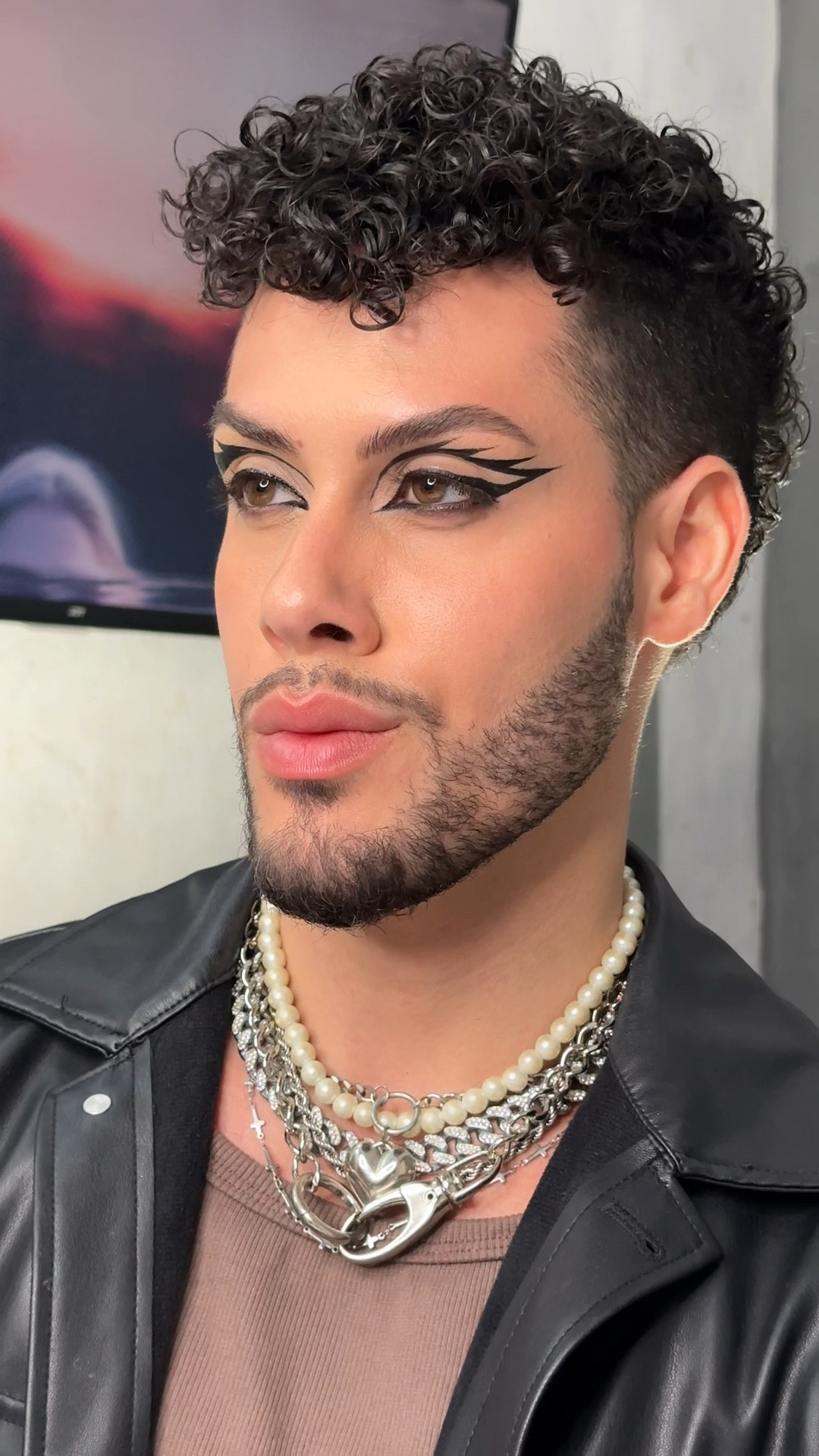 4 delineados diferentes pra te inspirar na make pro Rock In Rio. Fiz uma coleção com os melhores delineadores que vão durar o festival todo! 

#LTKbeleza #LTKbrasil