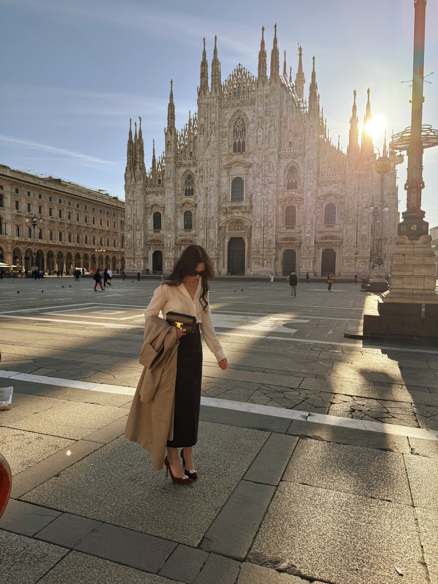 Shirt: Sezane
Skirt: Zara
Heels: Giuseppe Zanotti
Bag: Celine
Trench: Sezane
Sunglasses: Celine

#LTKtravel