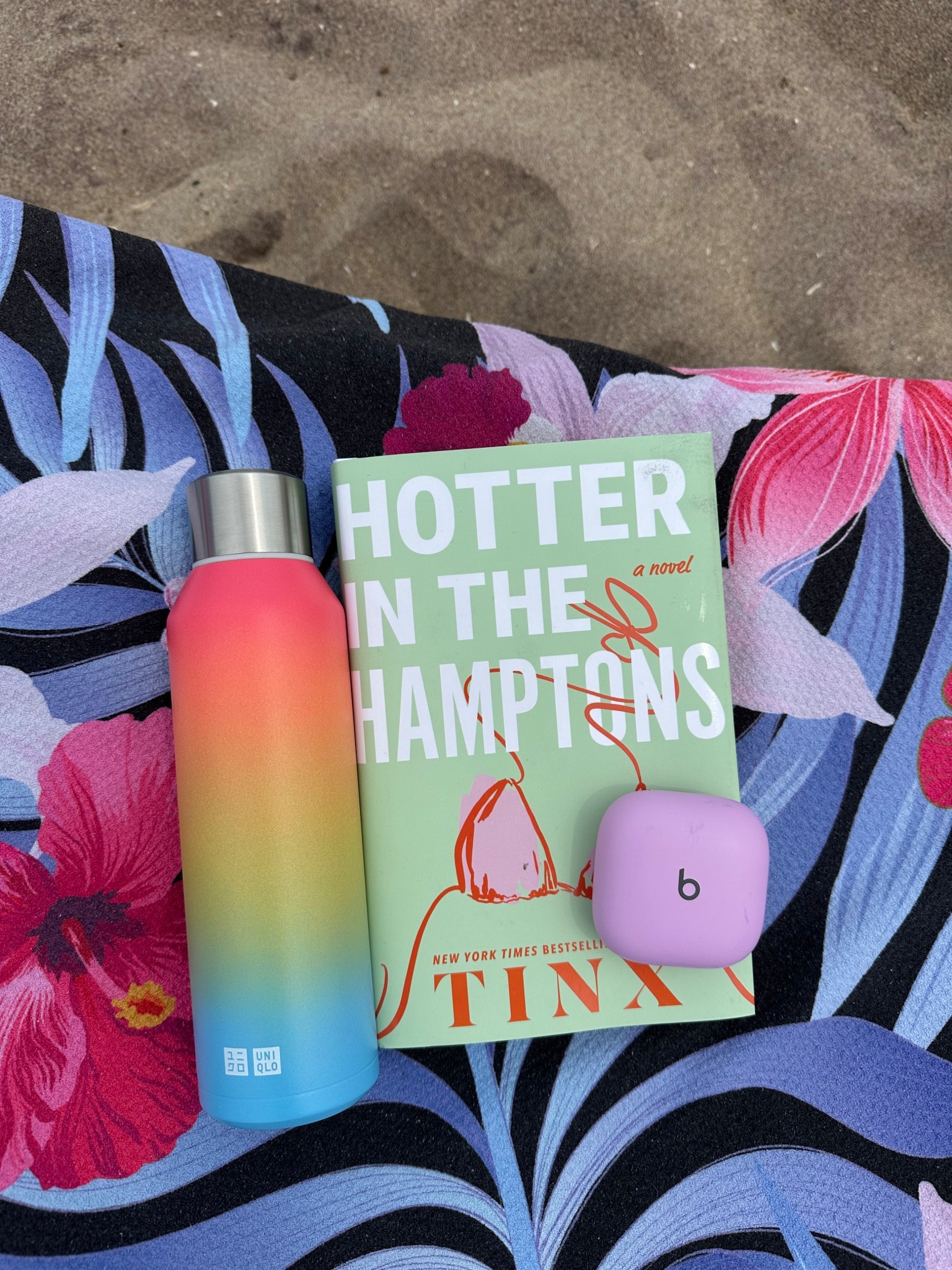 Summer reading 📘



#HotterInTheHamptons 
#summerreading #beachreads 

#LTKSeasonal