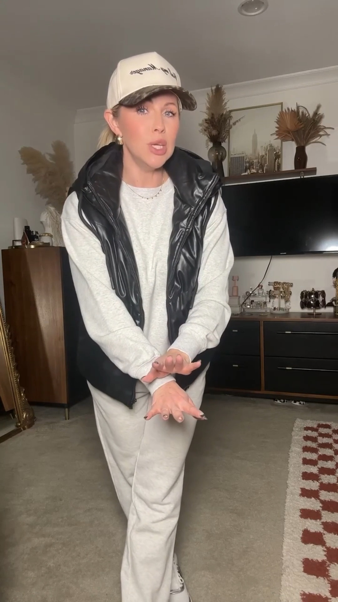 This is like an Aerie dupe. I’m wearing a small. Love that it’s a super baggy look. I love pairing these looks with a puffer jacket and a baseball hat with tennis shoes. Gives you an effortlessly cool vibe when you’re running errands or in that pickup line. 

#aerie #dupe #winterfashion #winterstyle #walmart 

#LTKFindsUnder50 

#LTKmomlife #LTKstorytime