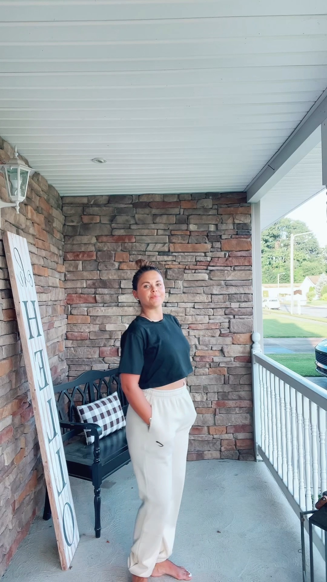 Day 23 of 30 | Summer Mom Outfits
Rainy day turned cozy night 🌧️☁️—so naturally I reached for my new fave sweats. You know a boxy crop is my go-to no matter the weather. Comfy, cute, and mom-life approved ✌🏼💛 #SummerMomStyle #MomOutfitChallenge #23of30 #OOTD #ComfyAndCute #BoxyCropVibes #RealMomStyle #RainyDayFit