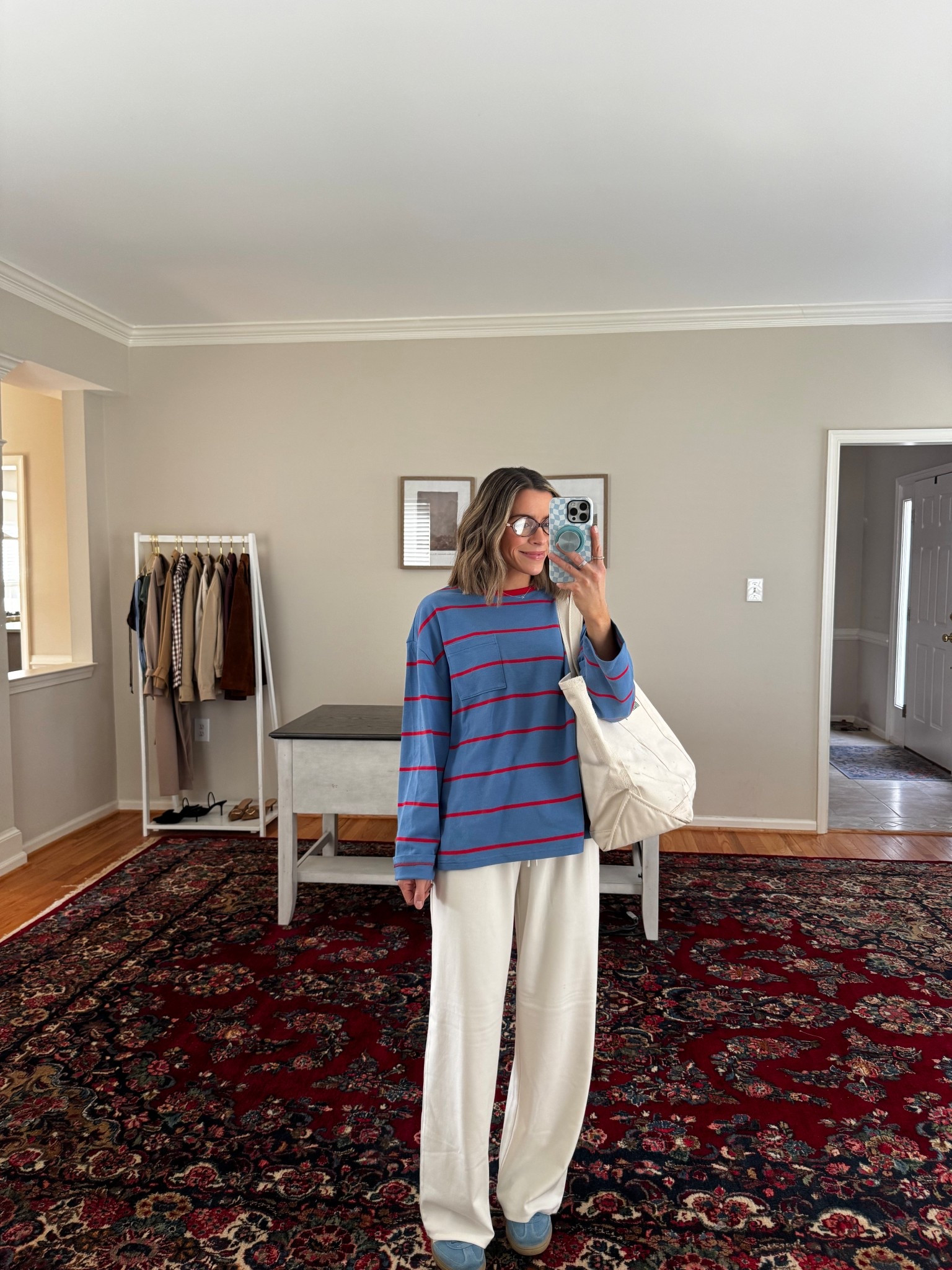 Aritzia long sleeve medium 
Small pants 

#LTKmomlife #LTKootd #LTKActive