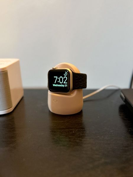 Apple Watch charger stand

#LTKfindsunder50