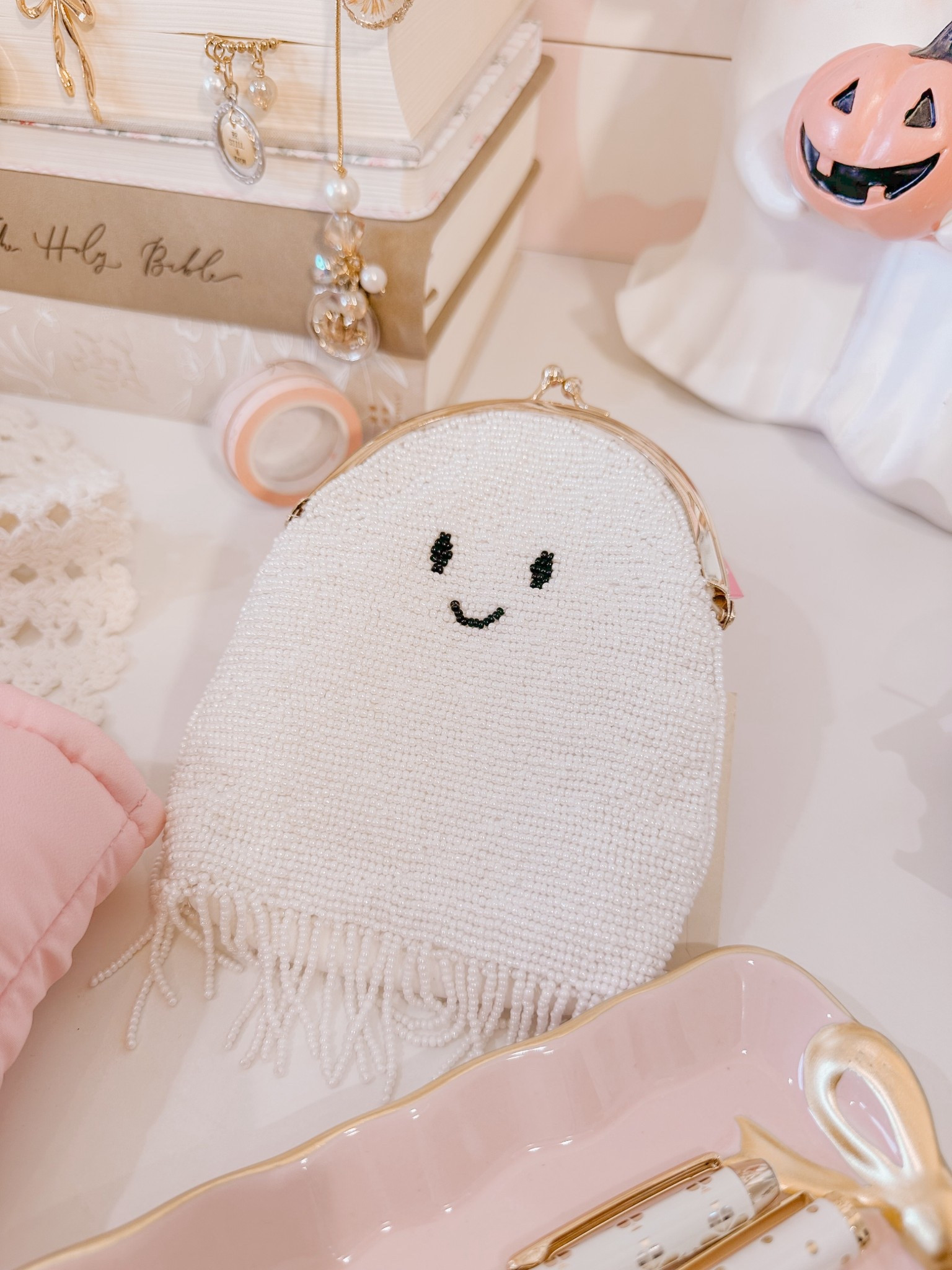 Beaded ghost pouch!😍

#LTKHalloween #LTKGiftGuide #LTKSeasonal