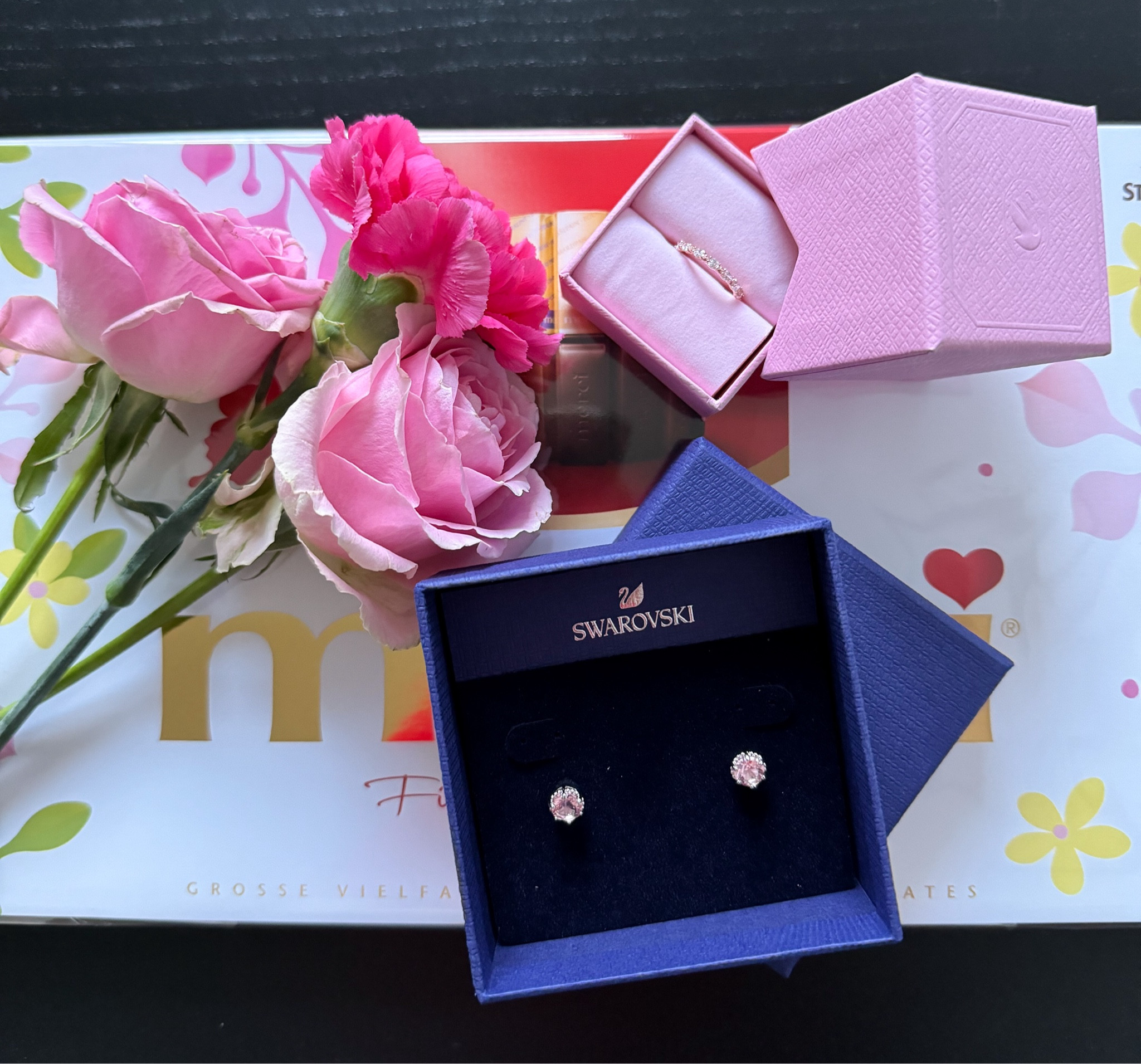 On the 11th of March Alex and I celebrated our 11 years together and these are the gifts he gave me 🥰 A Swarovski ring in rose gold colour and stud earrings in silver and pink 😍

#LTKeurope