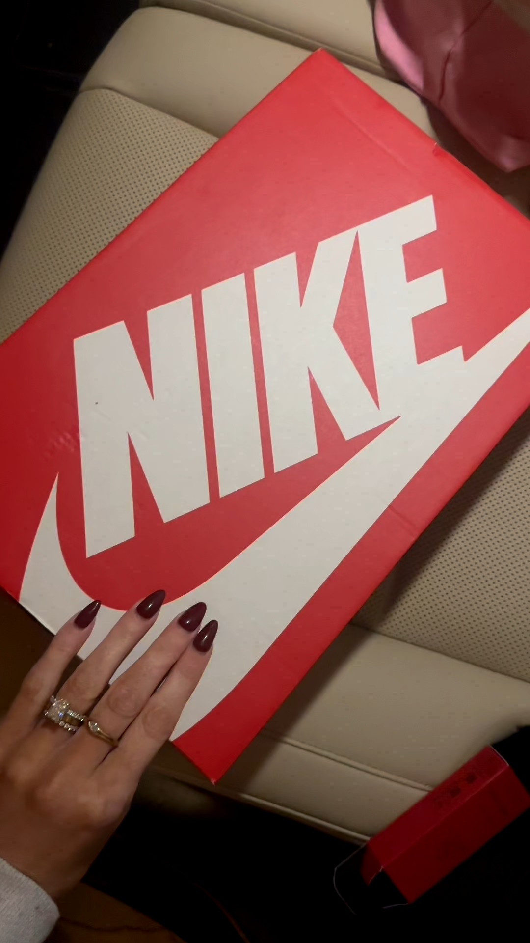 Don’t mind me, these shoes are just my new personality 🤪🫶🏼 Nike V5 RNR 

NIKE | sneakers | ootd | everyday shoes | under 100



#LTKFindsUnder100 #LTKfitnessgoals #LTKootd