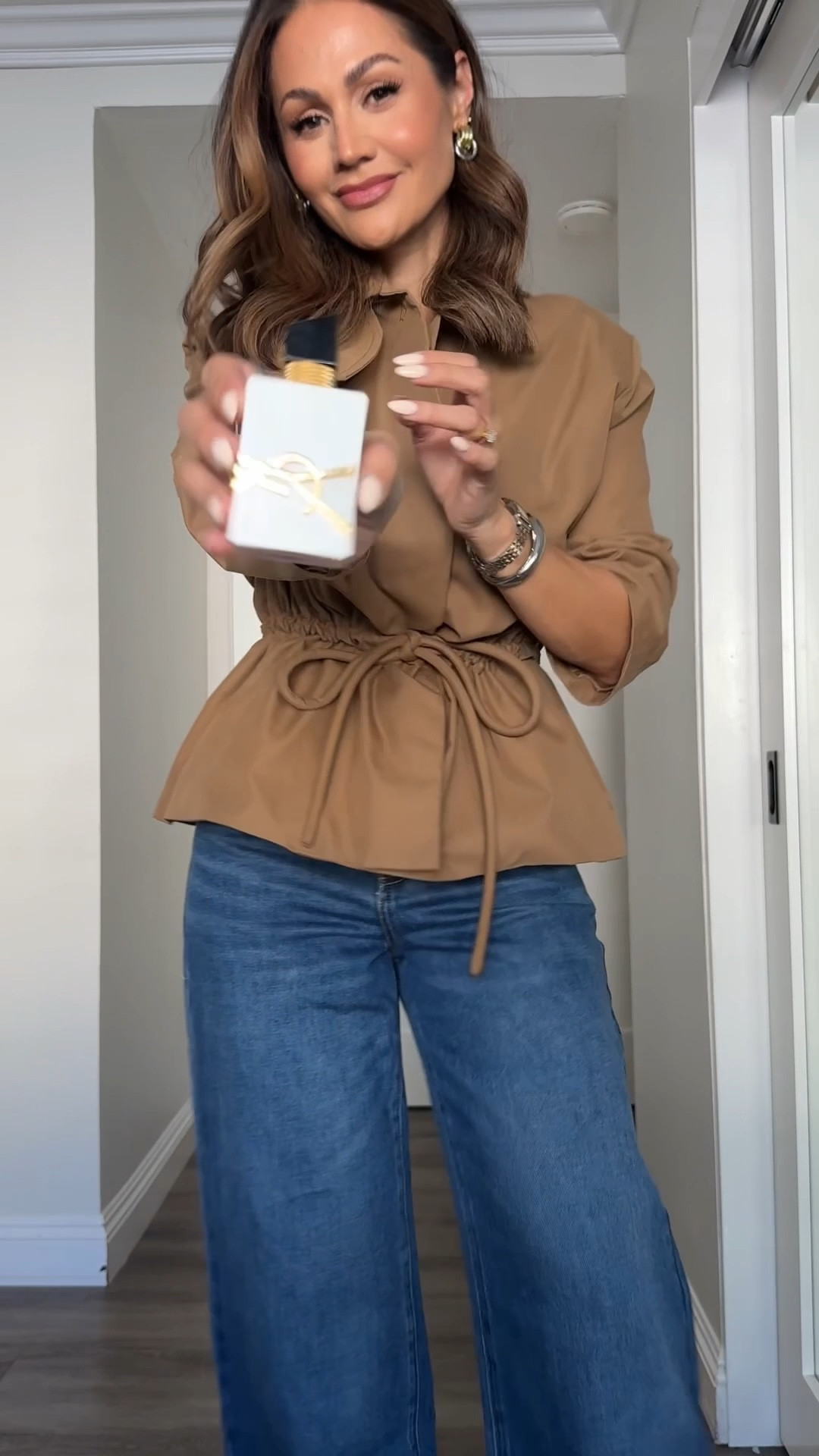 Effortless style: a cinched waist, wide-leg denim, and neutrals that never fail 🤎 #
These are the Amazon best seller cinch baggy jeans YOU NEED!!! 
They’re so good! Wearing size 26.  They run tts 

This jacket is lightweight and can double as a shirt 🤌🏻🤌🏻perfect to wear now! wearing small 
#MinimalStyle”
#WideLegJeans #DenimStyle #FallOutfitIdeas #CasualChic #NeutralStyle #EasyOutfits #OutfitRepeater

#LTKU #LTKFallSale #LTKSeasonal