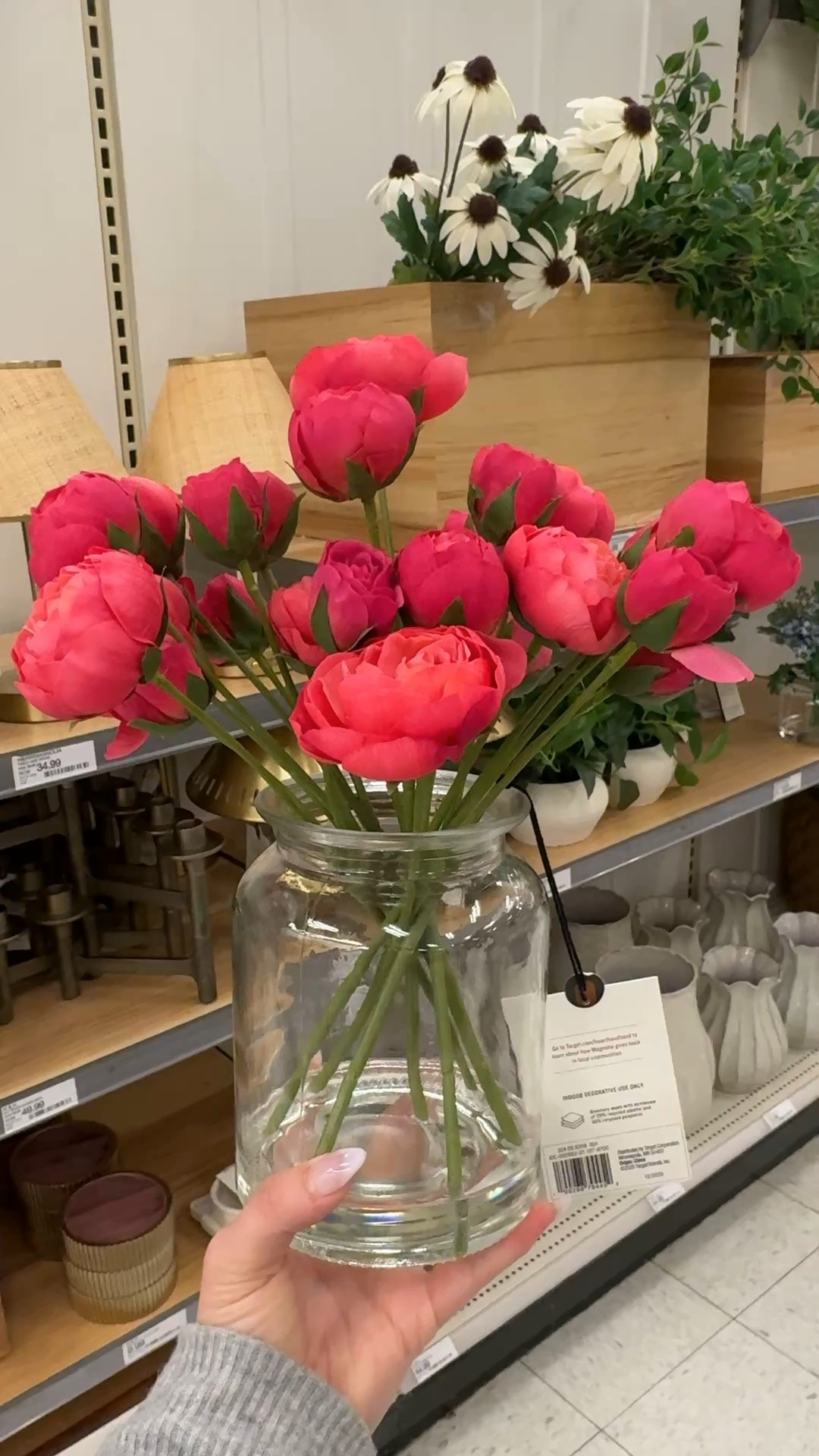 A gorgeous floral arrangement from Target 

#florals

#LTKdayinmylife #LTKHome #LTKstorytime
