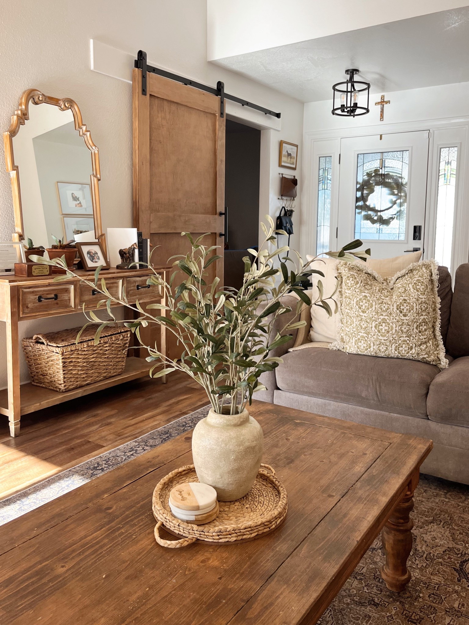 Shop my living room/entry way 🤍

#LTKHome