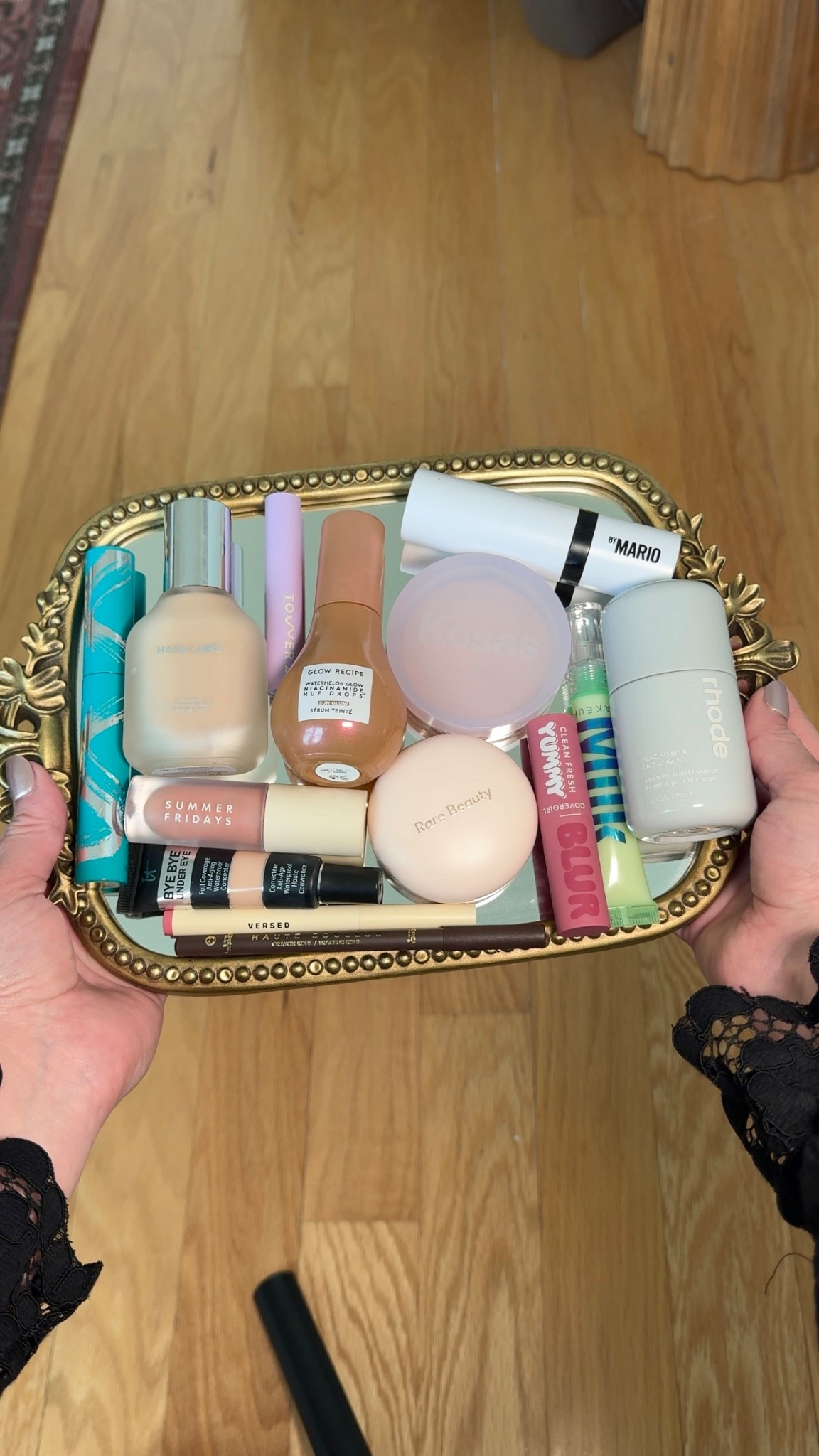 How I did my makeup for a concert last night! I had a big breakout so I used the It Cosmetics concealer to hide it as much as I could. I went for a pinky blush and brown eyeliner and mascara. I finished it off with a mauve-y pink lip. 

Rhode Glazing Milk
Glow Recipe Tinted Dew Drops
Haus Labs Skin Tech foundation
It Cosmetics Bye Bye Under Eye concealer 
Makeup by Mario SoftSculpt stick
Kosas Cloud Set powder
Rare Beauty Soft Pinch blush
Milk Makeup Hydro Grip eye primer
Tower28 Cooling Shimmer eyeshadow stick 
L’oreal Haute Couleur Eyeliner 
Thrive Causemetics Liquid Lash mascara 
Covergirl Yummy Blur Lipstick
Versed Lip Frame Defining Liner 
Summer Fridays Dream Lip Oil 

#LTKBeauty #LTKgrwm