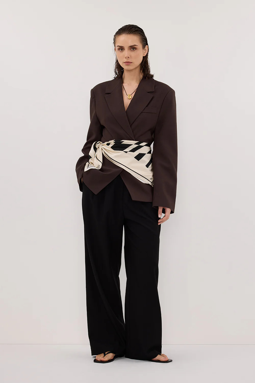 SURI ESPRESSO CINCHED BLAZER | DISSH