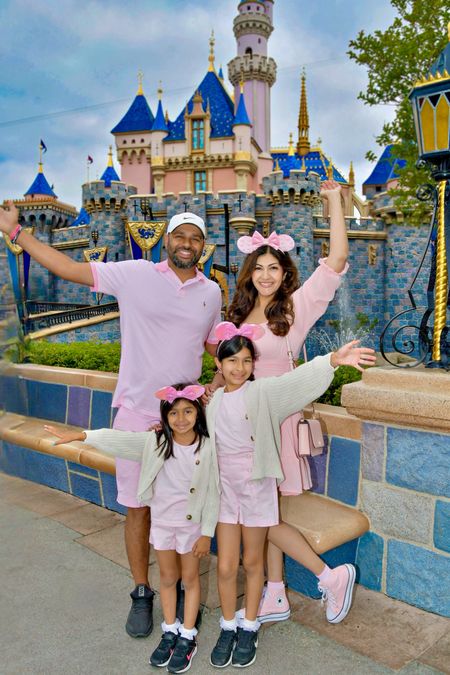 Family matching outfits for Disneyland 


Pink outfit / theme park outfit / Disneyland outfit / Disney world outfit / travel outfit / family vacation / what to wear to Disney / california outfit / Macys outfit / Janie and jack / Amazon outfit / pink shoes / pink converse / pink bag / mini mouse ears / Mickey ears 

#LTKFamily #LTKKids #LTKTravel