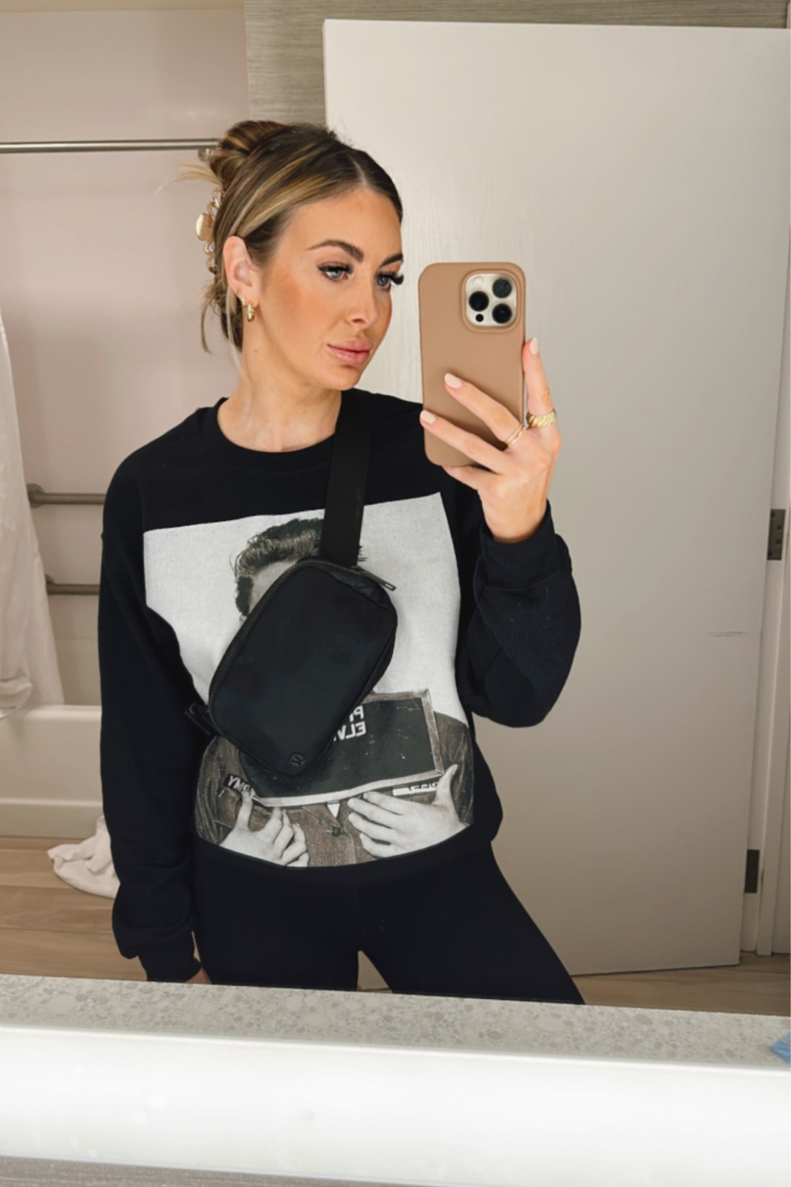 Belt bag is restocked- the pink one is so pretty. Especially for Valentines Day 💕


Lululemon, beltbag

#LTKFind #LTKSeasonal #LTKunder50