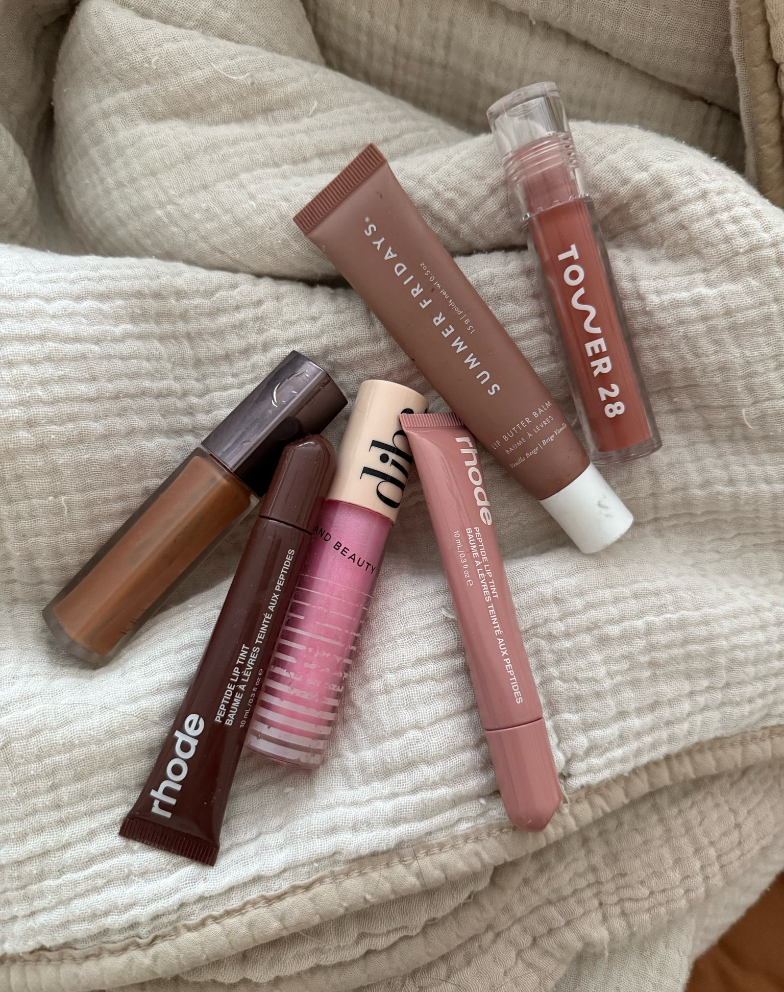 Favorite fall lip colors 

Lip gloss lip combo lip balm 
Summer fridays dibs urban outfitters tower 28 rhode

#LTKGiftGuide #LTKU #LTKBeauty