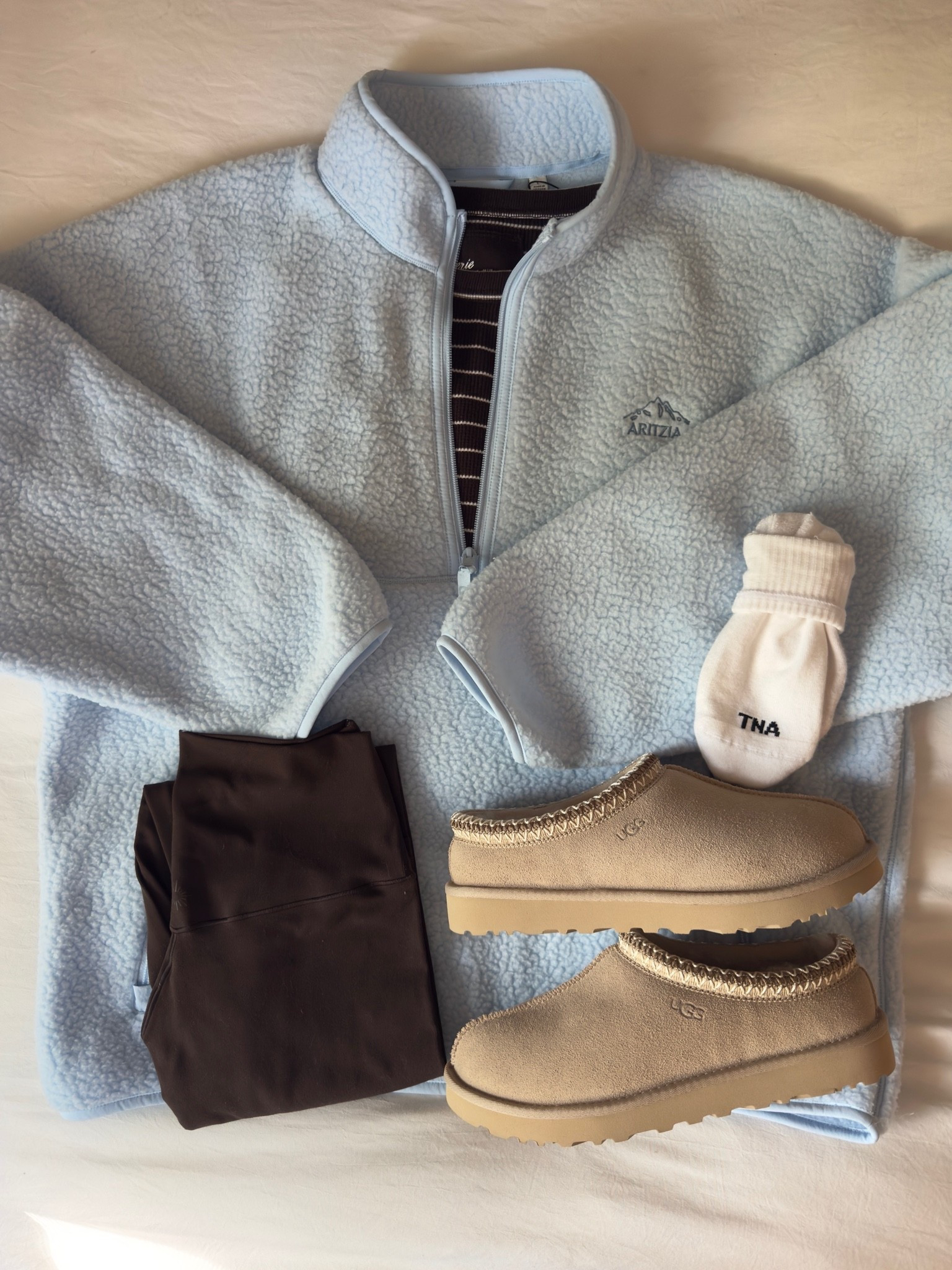 Cozy outfit 🤎

#outfitinspo #villablue #aritzia #fleece #uggs #slippers #tasman #moonlight #fallaesthetic #outfitideas

#LTKSeasonal #LTKootd