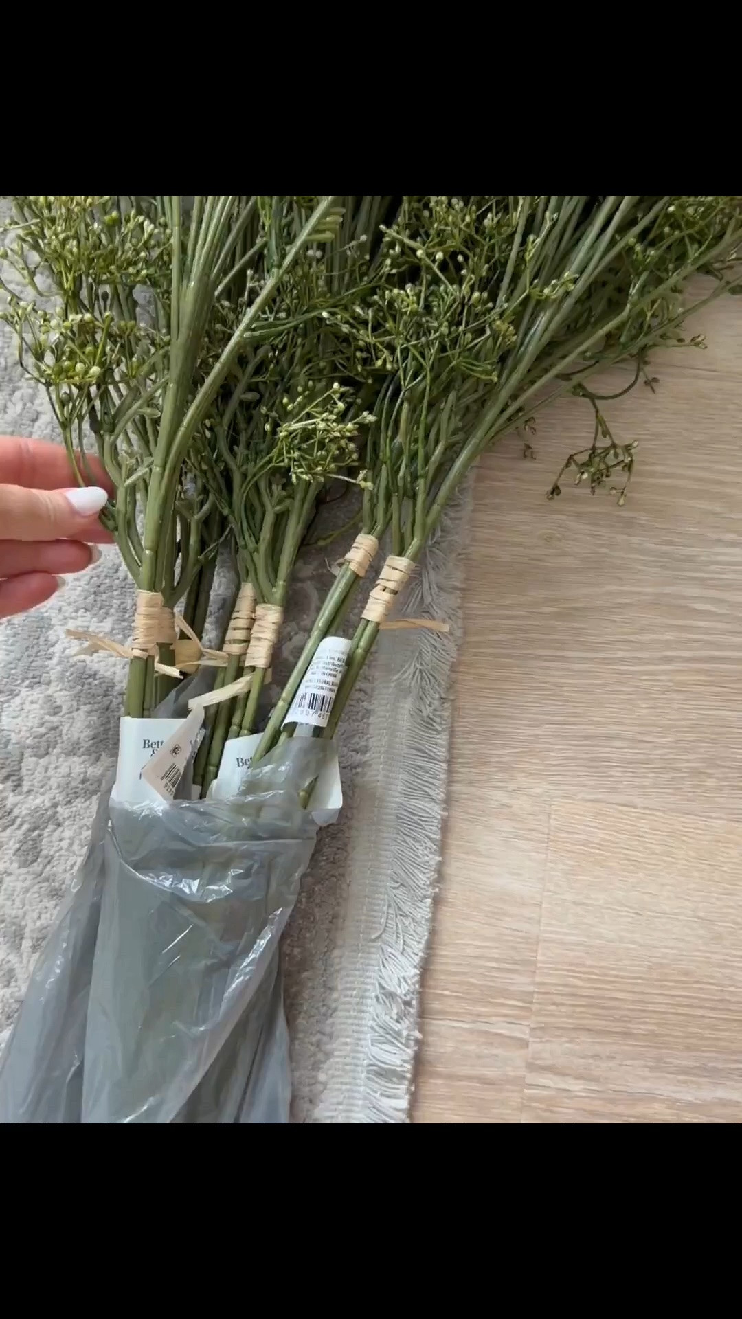 These stems are giving pottery barn but a fraction of the price! I personally love them as we head into fall! ❤️🍂 also marked down today and I just paid full price lol

Home. Fall home. Faux florals.

#LTKSaleAlert #LTKSeasonal