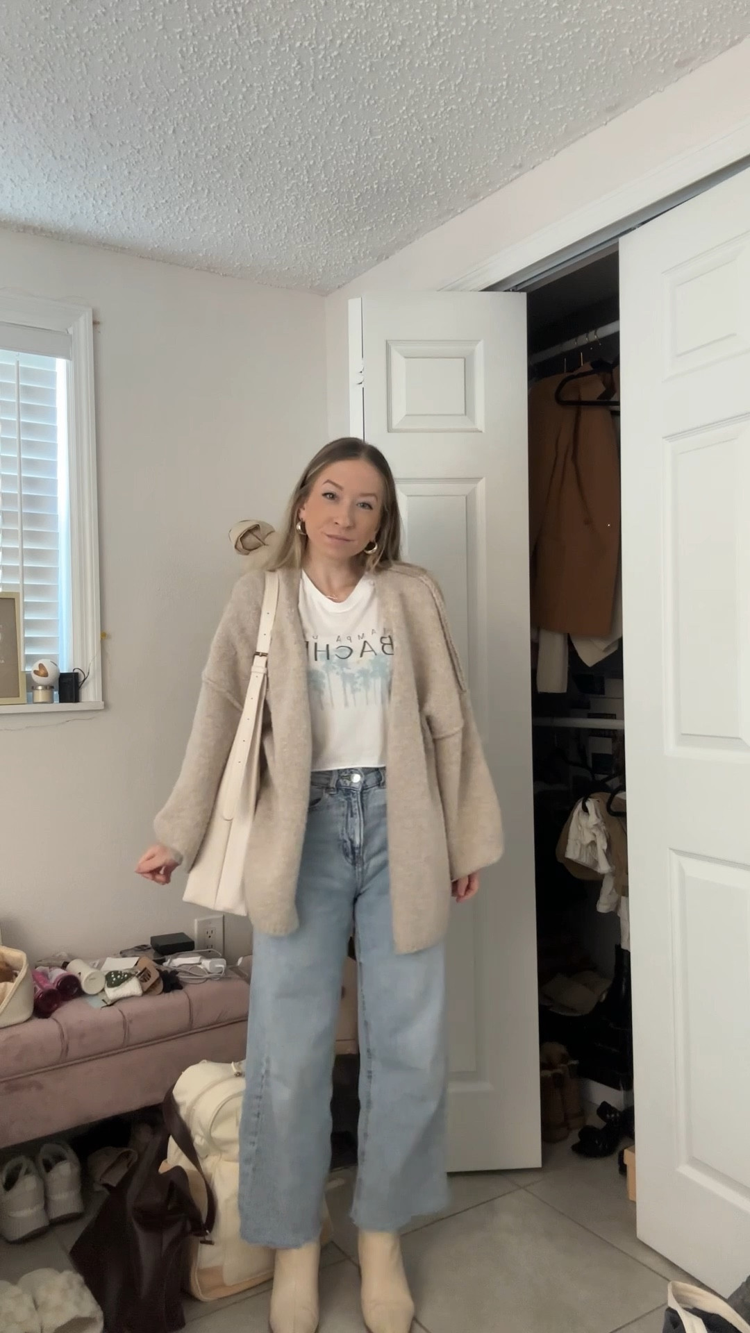 Casual jeans and tee with a cardigan outfit 🤍 wearing size small in the cardigan- it’s an oversized fit!

#LTKootd #LTKSeasonal