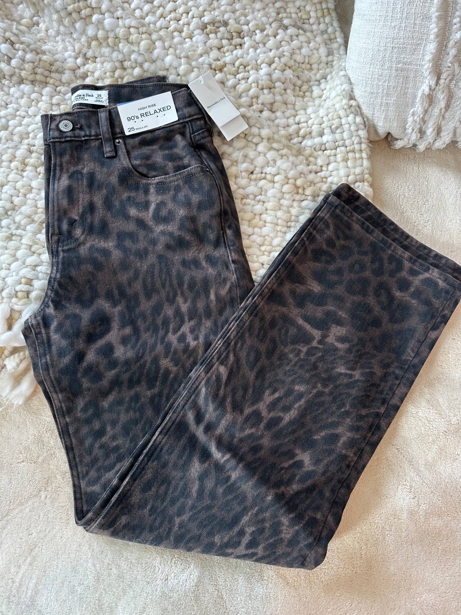 The cutest Abercrombie denim find!!

#LTKgrwm #LTKootd #LTKSaleAlert