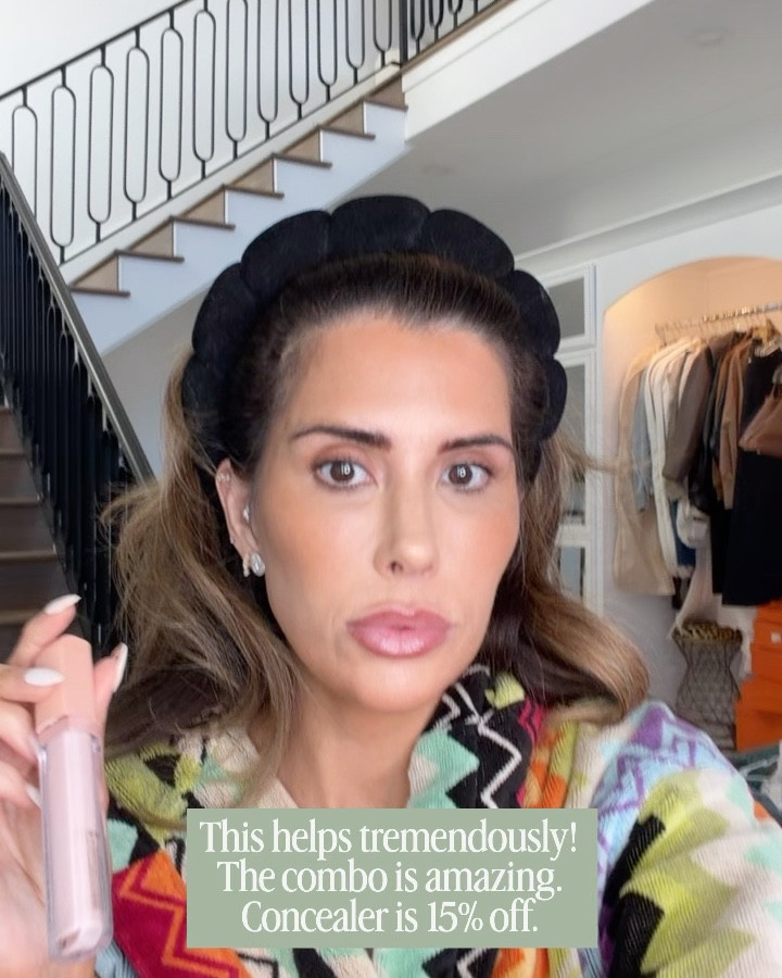 Shade silk in the concealer. Shade b1 in brightener  
