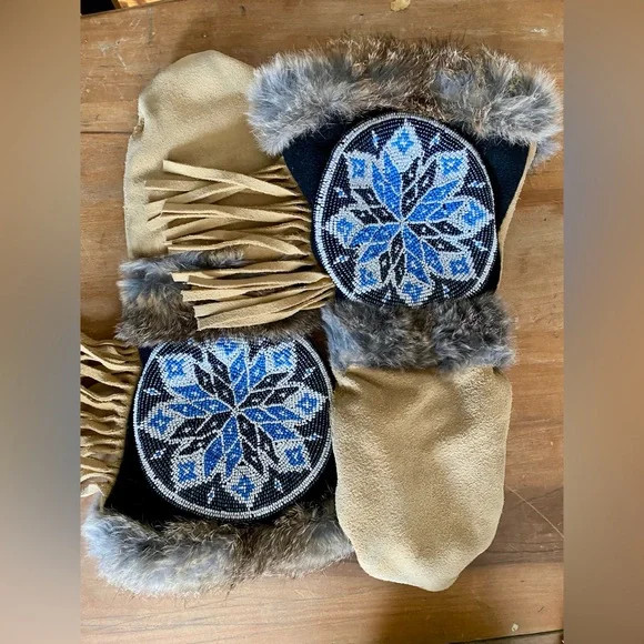 Astis Kaasen Beaded Leather Fringe Mittens. Size small. | Poshmark