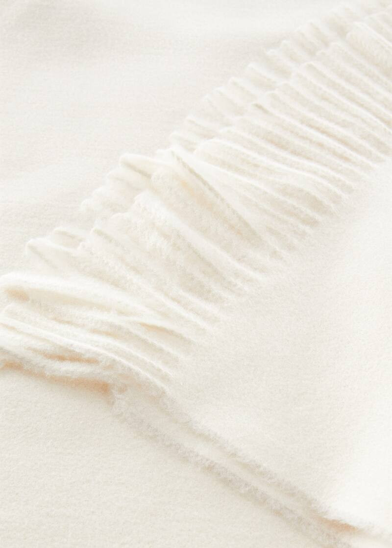 Search: White scarf (17) | Mango USA | MANGO (US)