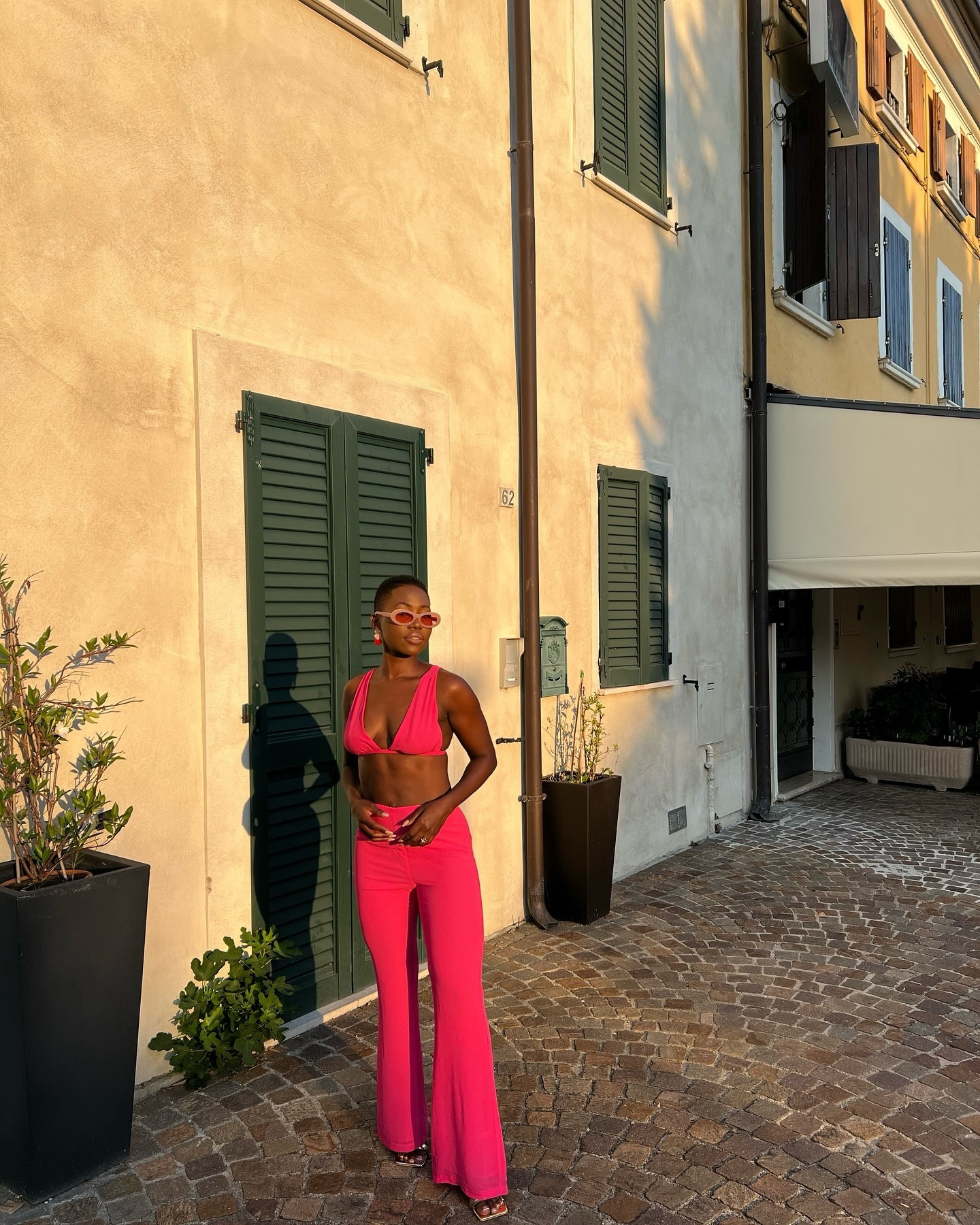 Living a dream in Lake Garda 🇮🇹🩷

Set @meshki
Sunnies @lorvae