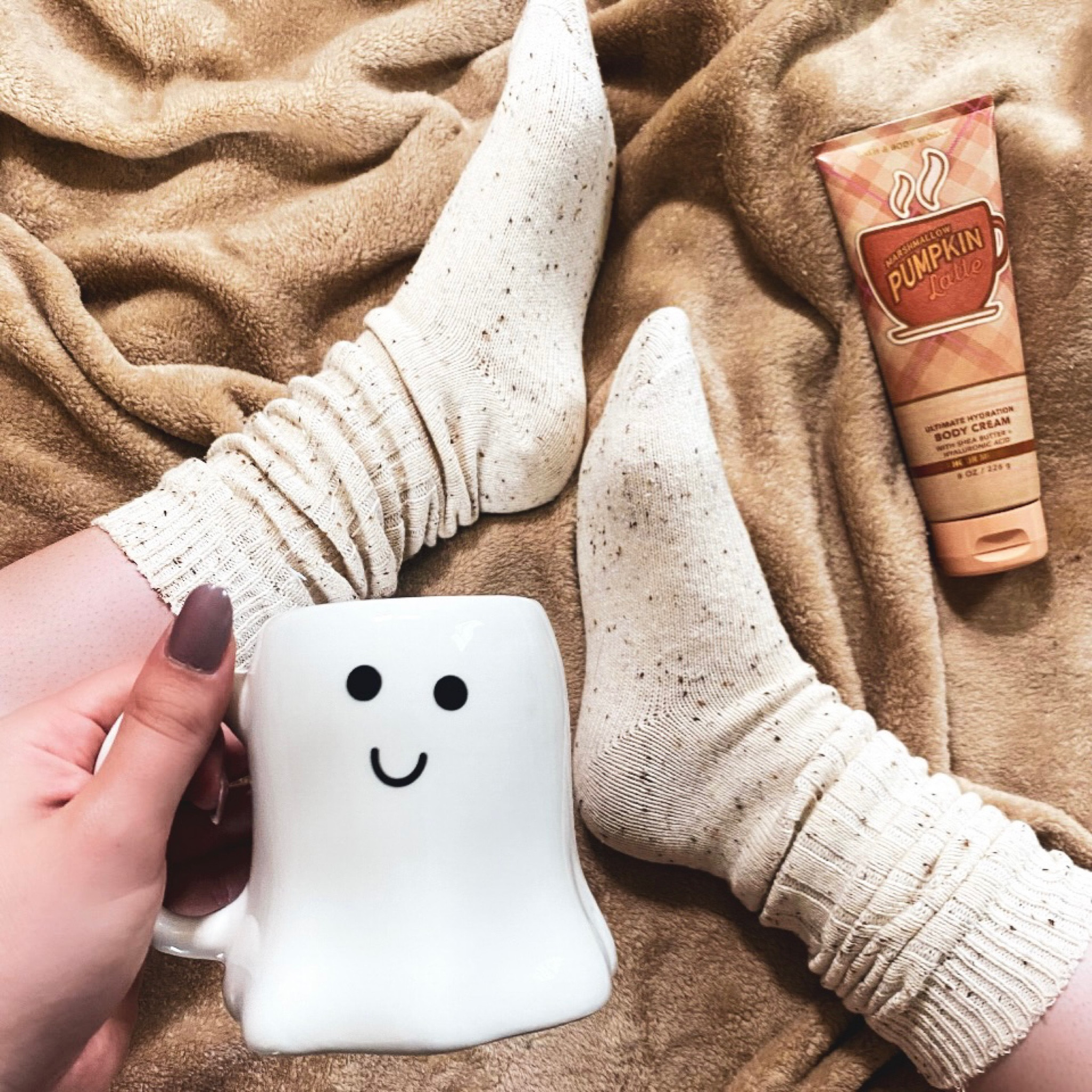 fall inspo : slouchy socks

mug was from target last year, but now I can’t find it🤣 so I tagged a similar one!

#LTKsalealert #LTKunder50 #LTKSeasonal
