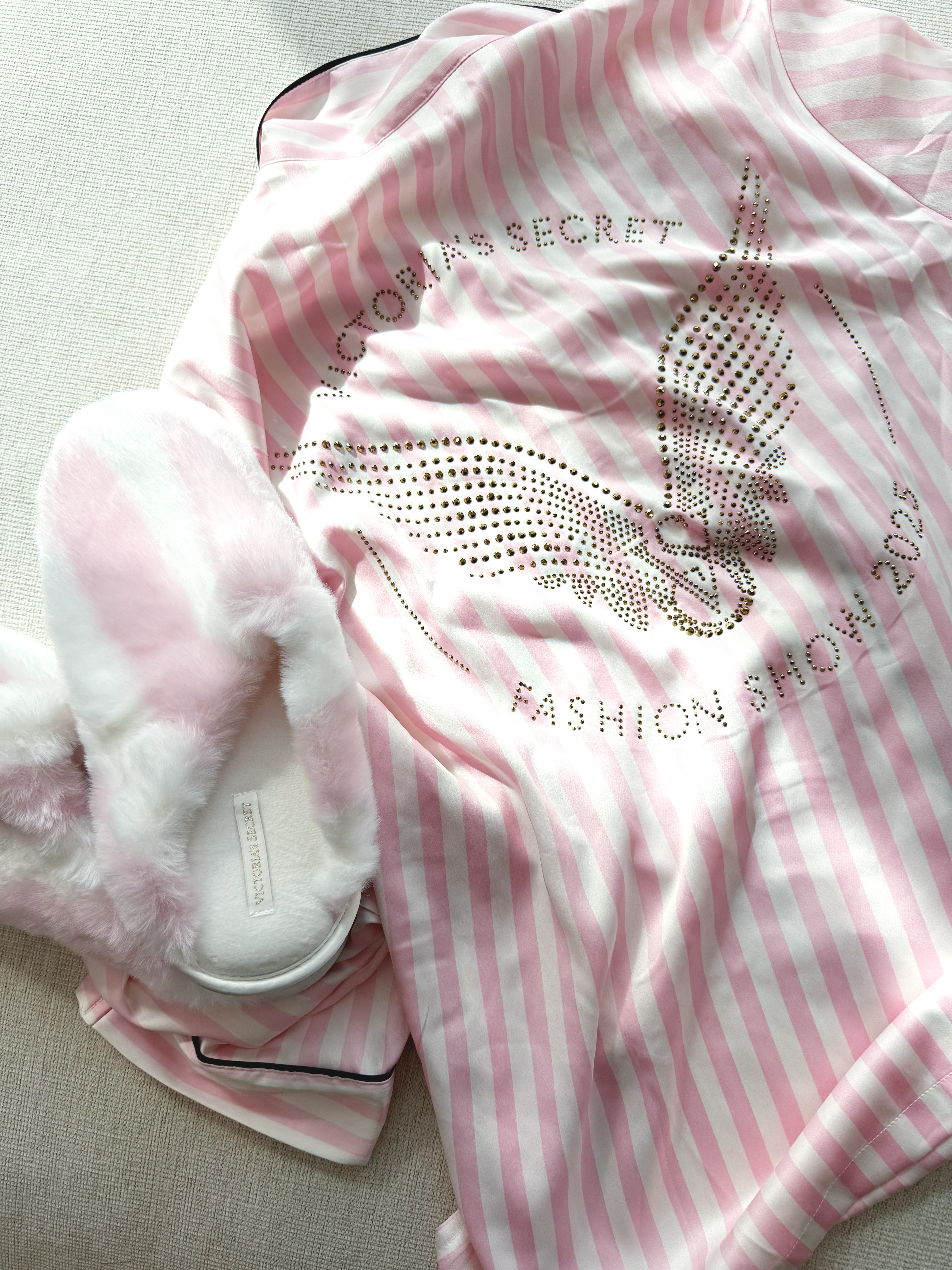 The Victoria’s Secret Fashion Show is LIVE on October 15th at 7 pm ET and you KNOW I will be tuning in - I mean how cute and comfy are these pajamas? I am obsessed. Watch the show on Prime Video and Amazon Live or on Victoria’s Secret’s Youtube, TikTok, or Instagram. @shop.ltk @victoriassecret #VSPartner #liketkit 

 