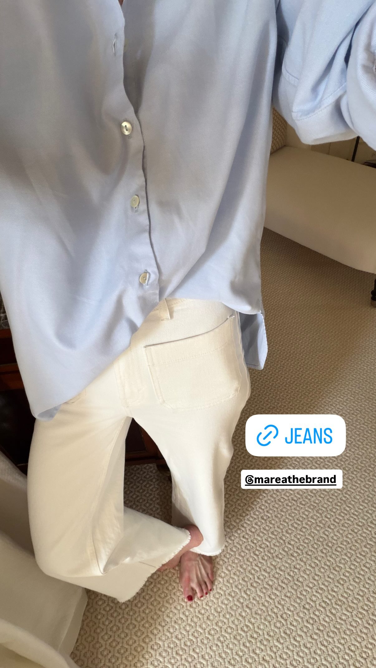 I love these jeans! They're perfect for spring. 

 