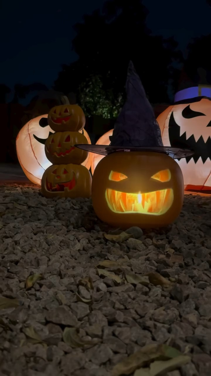 Pumpkin patch 🎃✨ pumpkins don’t last so long in the Az sun, so we created a faux pumpkin patch of our own 🎃 I especially love our chatterbox jack o lantern 🎃 ⁣
⁣
Comment PATCH or 🛒 in LTK ⁣
⁣
#pumpkinpatch #pumpkin #halloweendecor #halloweeninspo #halloweendecorations #spookydecor #spookydecorations #pumpkindecor #outsidehalloweendecorations #seasonaldecor #arizonamoms #scottsdalemoms