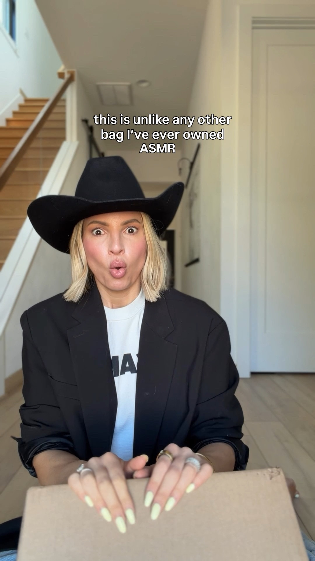 Yes. It’s a cake purse.
Yes. I unboxed it like it was a Birkin.🤦🏼‍♀️

This cake is unreal! I couldn’t get over the detail they put into it! Wearing a medium in the T-shirt. Blazer is one size fits all

#LTKdayinmylife #LTKfoodie #LTKstorytime