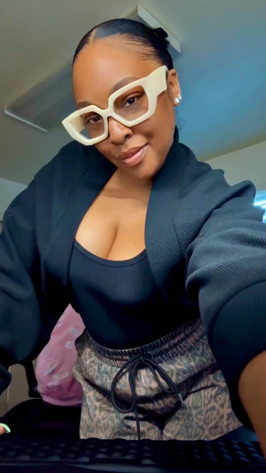 💌Work Flow💌

Fashion Nova on the bottom sorry couldn’t tag so I placed screen shot to find. They’re on sale!! I have on a 1x for oversized look. Cropped sweater from Walmart on a 1x.

#LTKdayinmylife #LTKPlusSize #LTKWorkwear