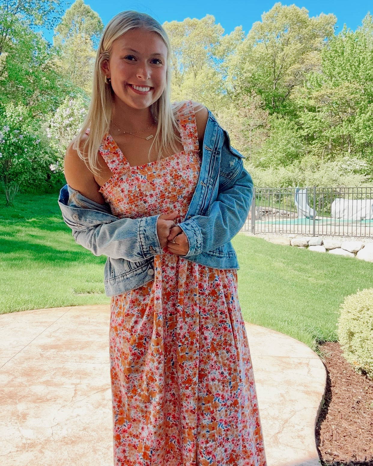 the cutest spring or summer outfit!!! you can never go wrong with a jean jacket and a sun dress 🌷☀️


#LTKStyleTip #LTKWorkwear #LTKShoeCrush