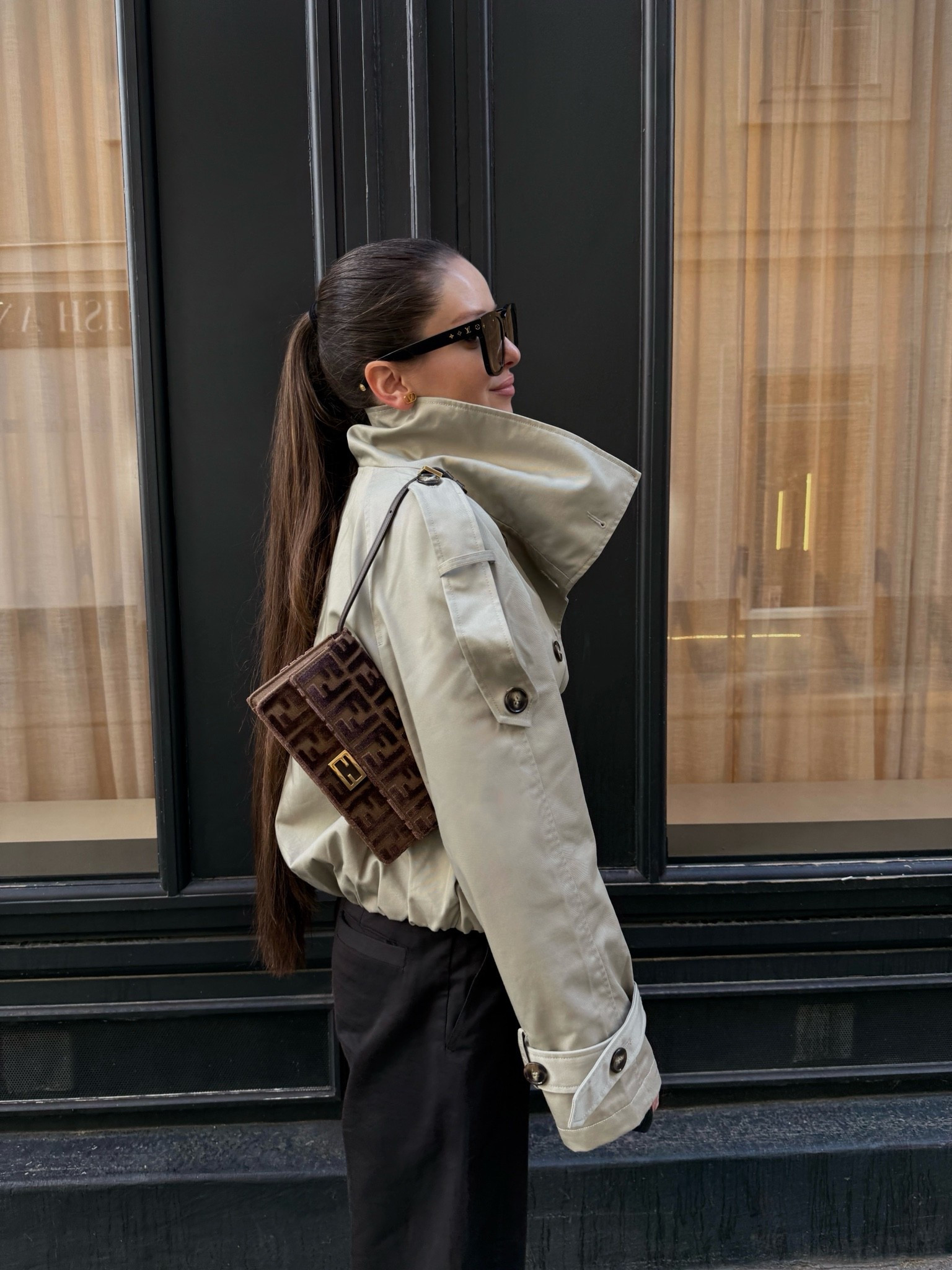 in latte tones 🍨☕️


fendi, fendi bag, baguette, trench coat, spring look, spring jacket, louis vuitton, sunglasses, shades, trench jacket

#LTKootd