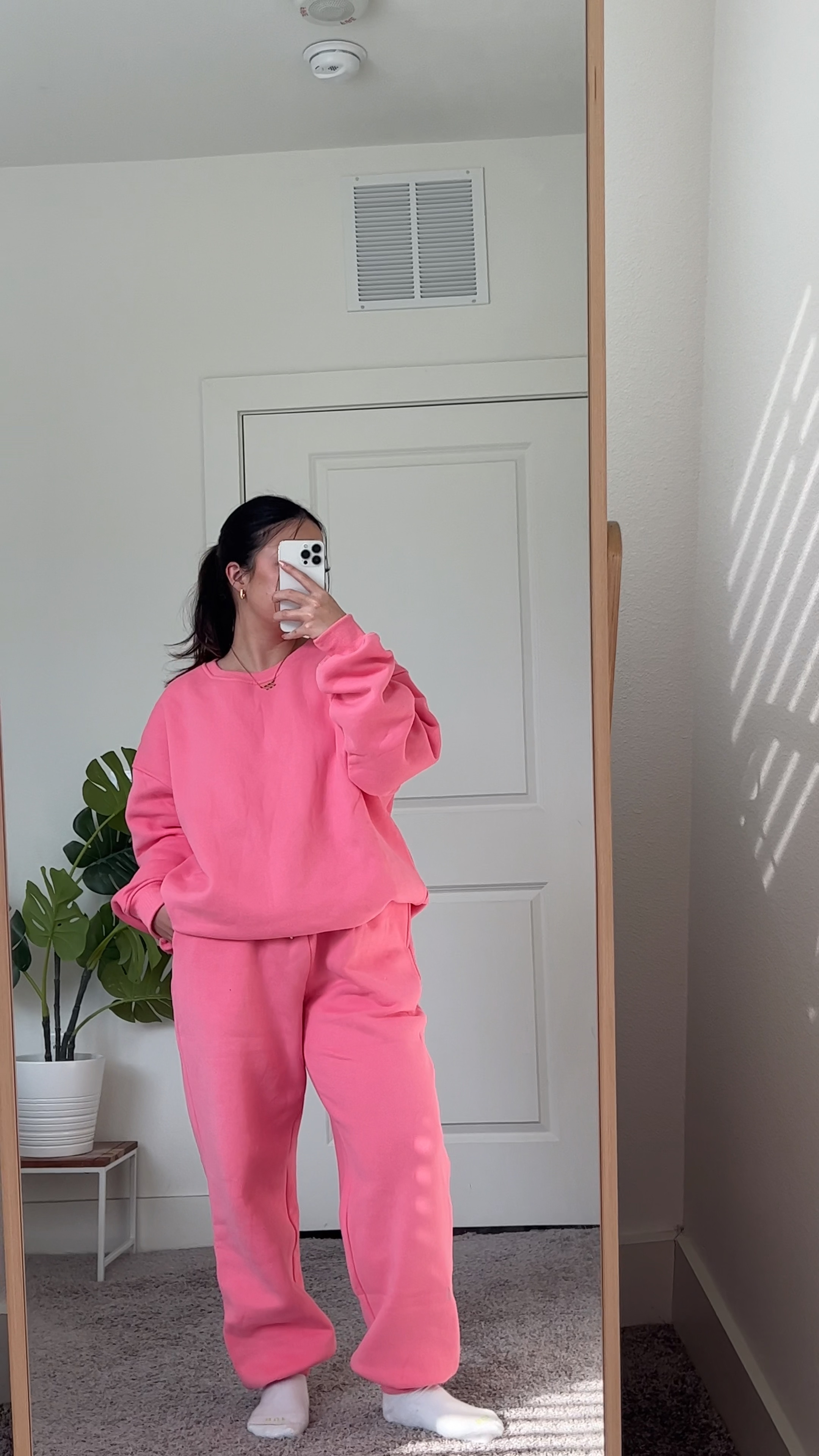 Amazon cozy fleece lounge set 💓 super soft and comfy - wearing size L in top and M in bottom

matching set, amazon lounge set,  cozy set, matching lounge set, amazon fashion finds, amazon fashion

#LTKfit #LTKunder100 #LTKFind