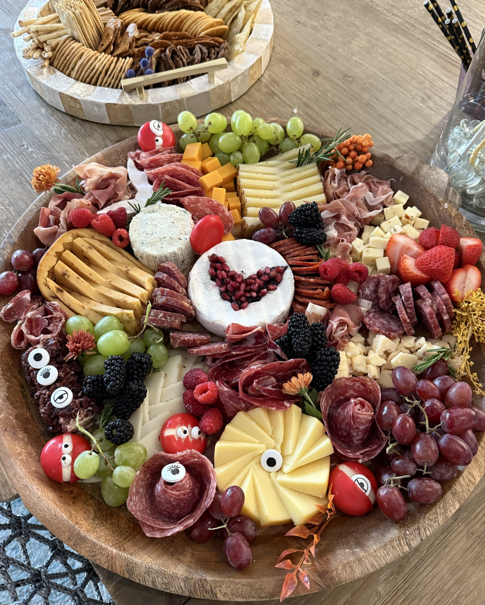 I l❤️ve making charcuterie boards🥖🧀

This is my favorite board! I’ve used it as a  charcuterie board, Bloody Mary board, bagel board, sandwich board, and I use it on my dining room table when I’m not using it at parties! 

#LTKHome #LTKHalloween #LTKParties