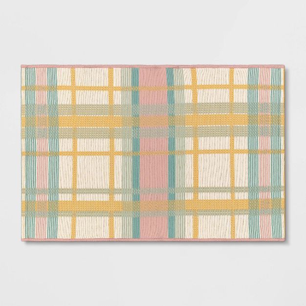 2'x3' Indoor/Outdoor Reversible Plaid Rug Pink - Threshold™ | Target