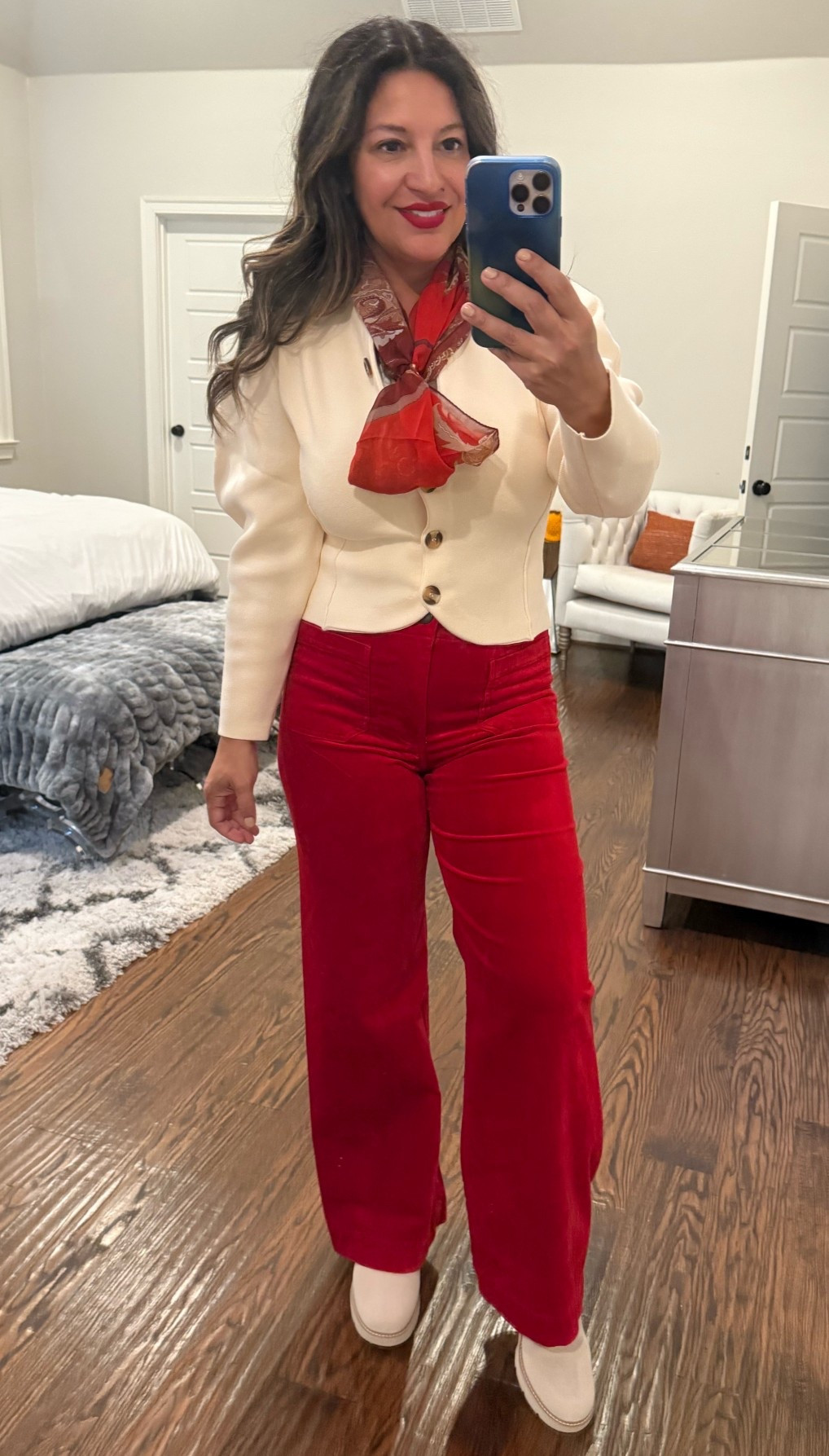 I used to think o hated fall clothes, but I just needed to figure out my fall style! These gorgeous red velvet pants have enough stretch to be comfy and are so fun!

Also, I’m learning how to style scarves… have patience with me. 🤪

#LTKHoliday #LTKSeasonal #LTKTravel